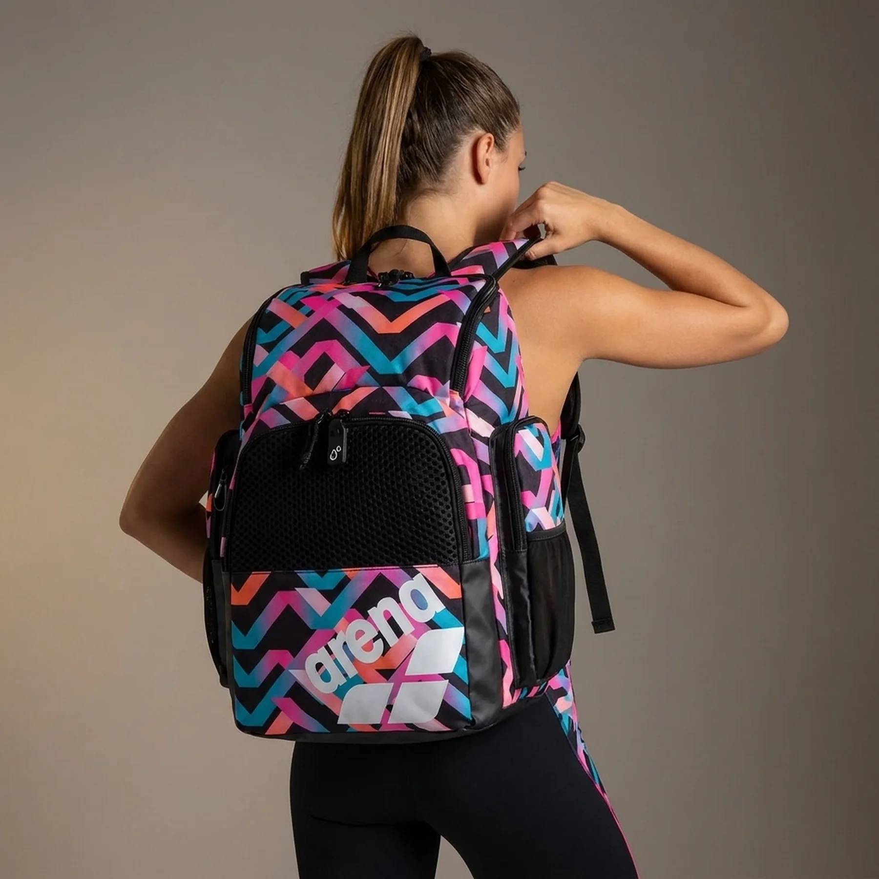 Рюкзак Arena ONE GO BACKPACK AO 35L рожевий, блакитний, чорний 46 х 38 х 23 см (010230-102)