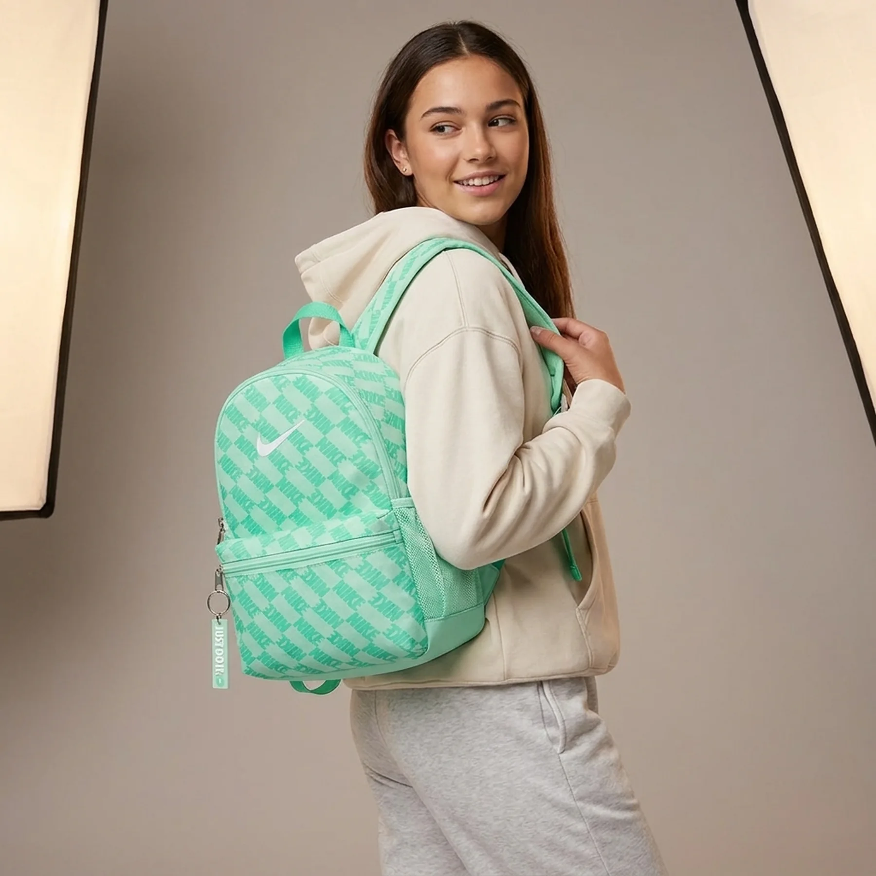 Рюкзак Nike Y NK BRSLA JDI MNI BK-AOP FA25 11L