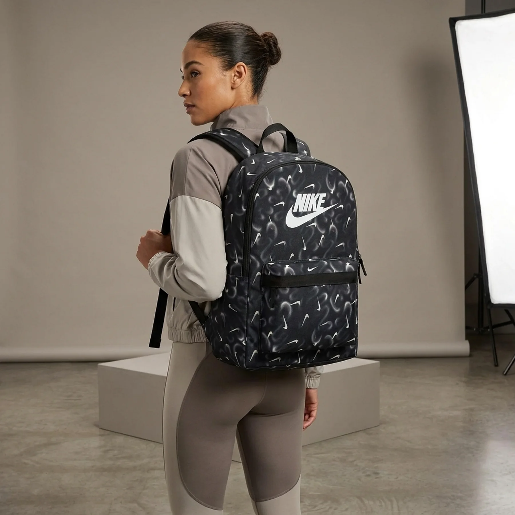 Рюкзак Nike Heritage Airbrush Backpack HV6611-010