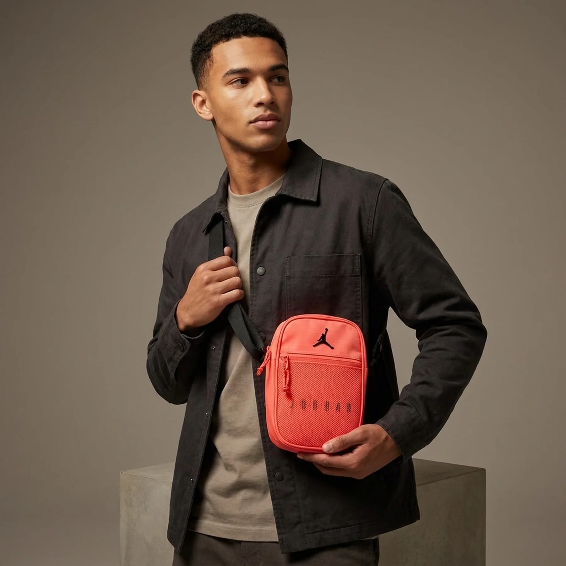 Сумка Nike Jam Blacktop Festtival Bag 1.7L помаранчевий Чол 23 х 15 х 5 см (MA9190-H07)