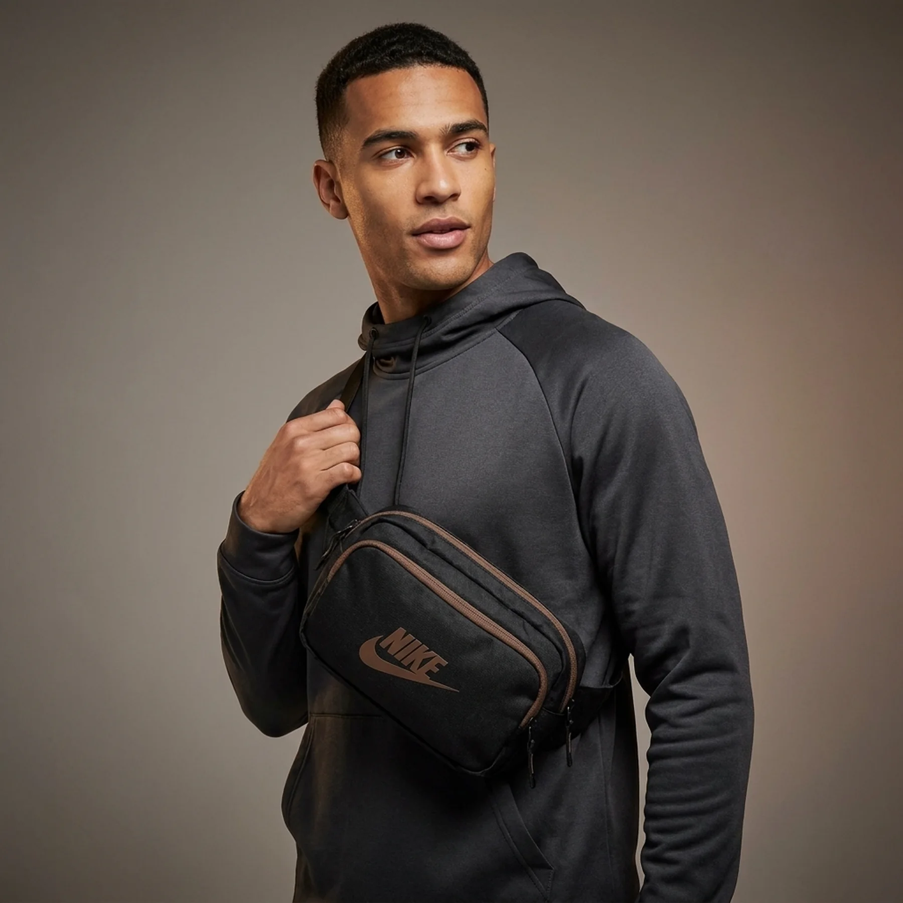 Сумка через плече Nike NK NSW ESSENTIALS SLING BAG