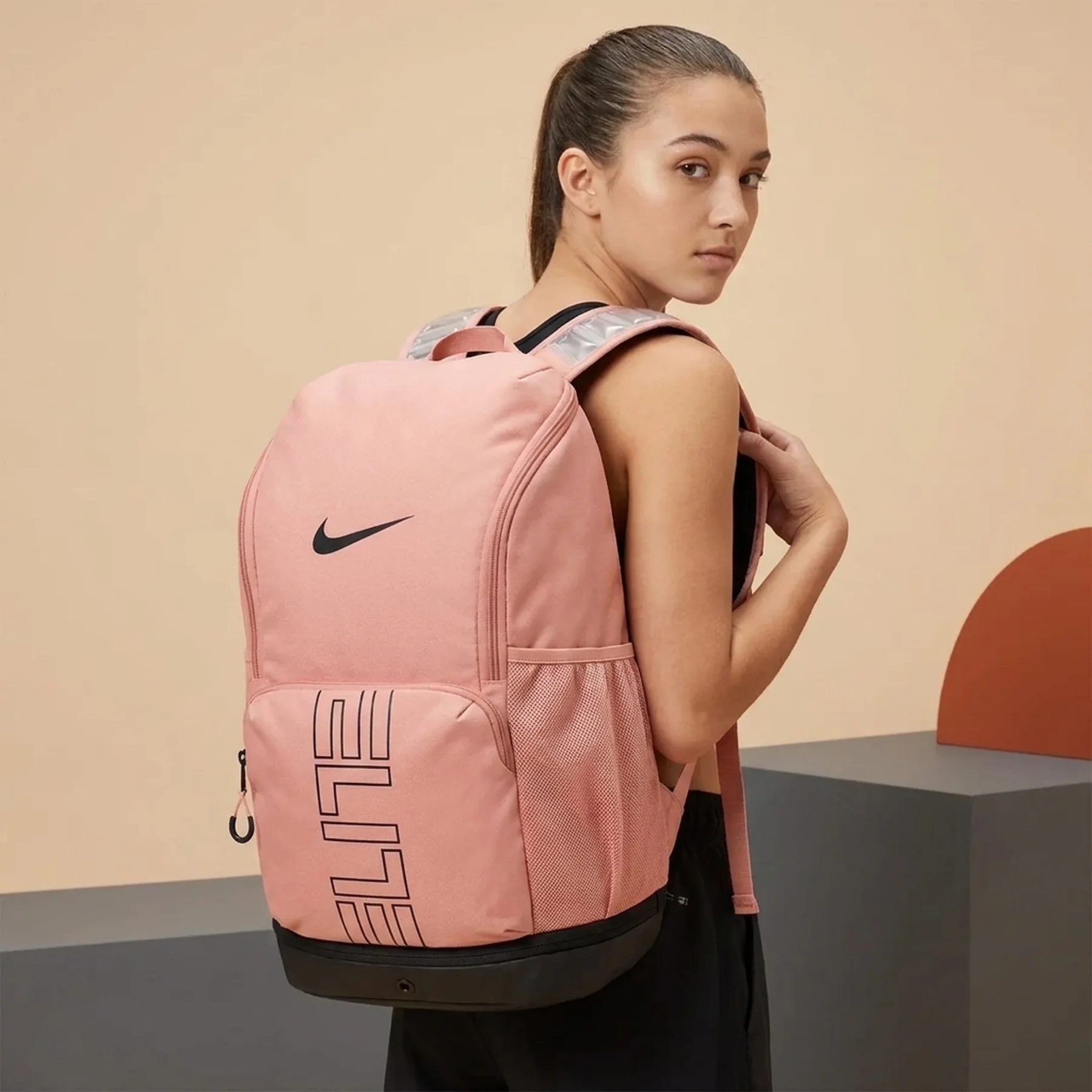Рюкзак Nike NK VARSITY ELITE BKPK 32L рожевий 31 х 48 х 23 см (HM9965-688)