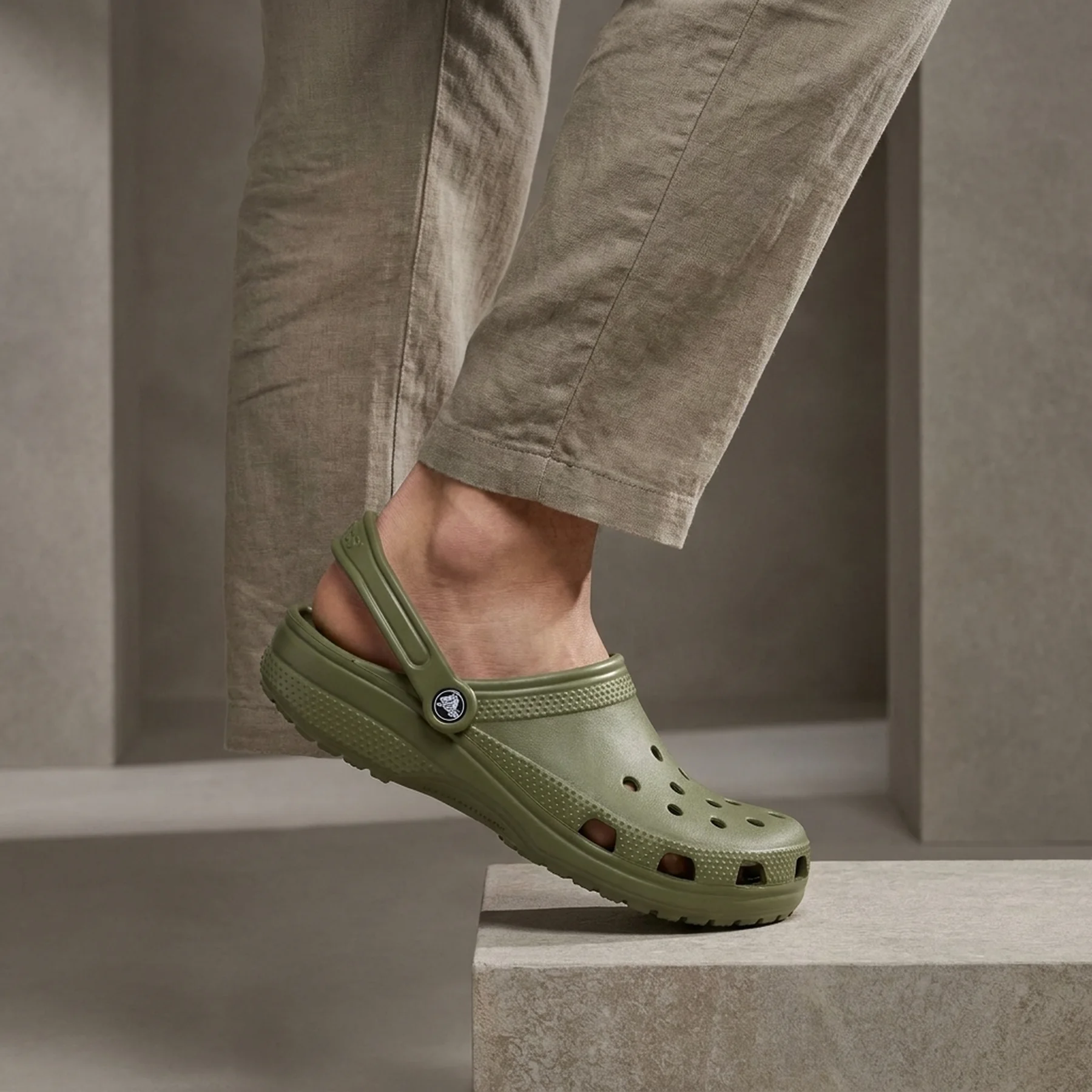 Сабо UNI Classic OrZ 10001-309-Army Green CROCS M10/W12(43-44) Хакі