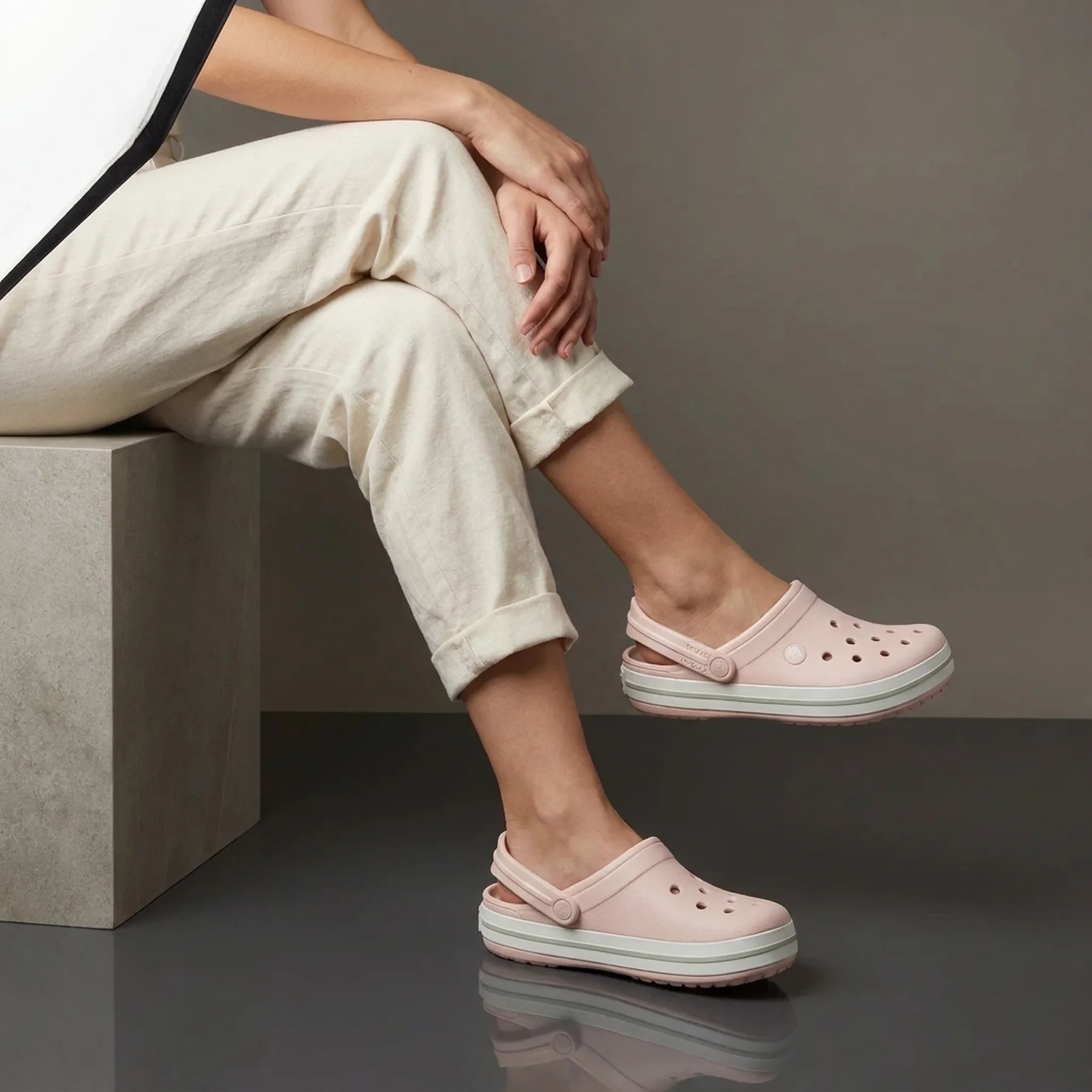 Сабо UNI Crocband QaQ 11016-6UR-Quartz CROCS M4/W6 (36-37) Розовий