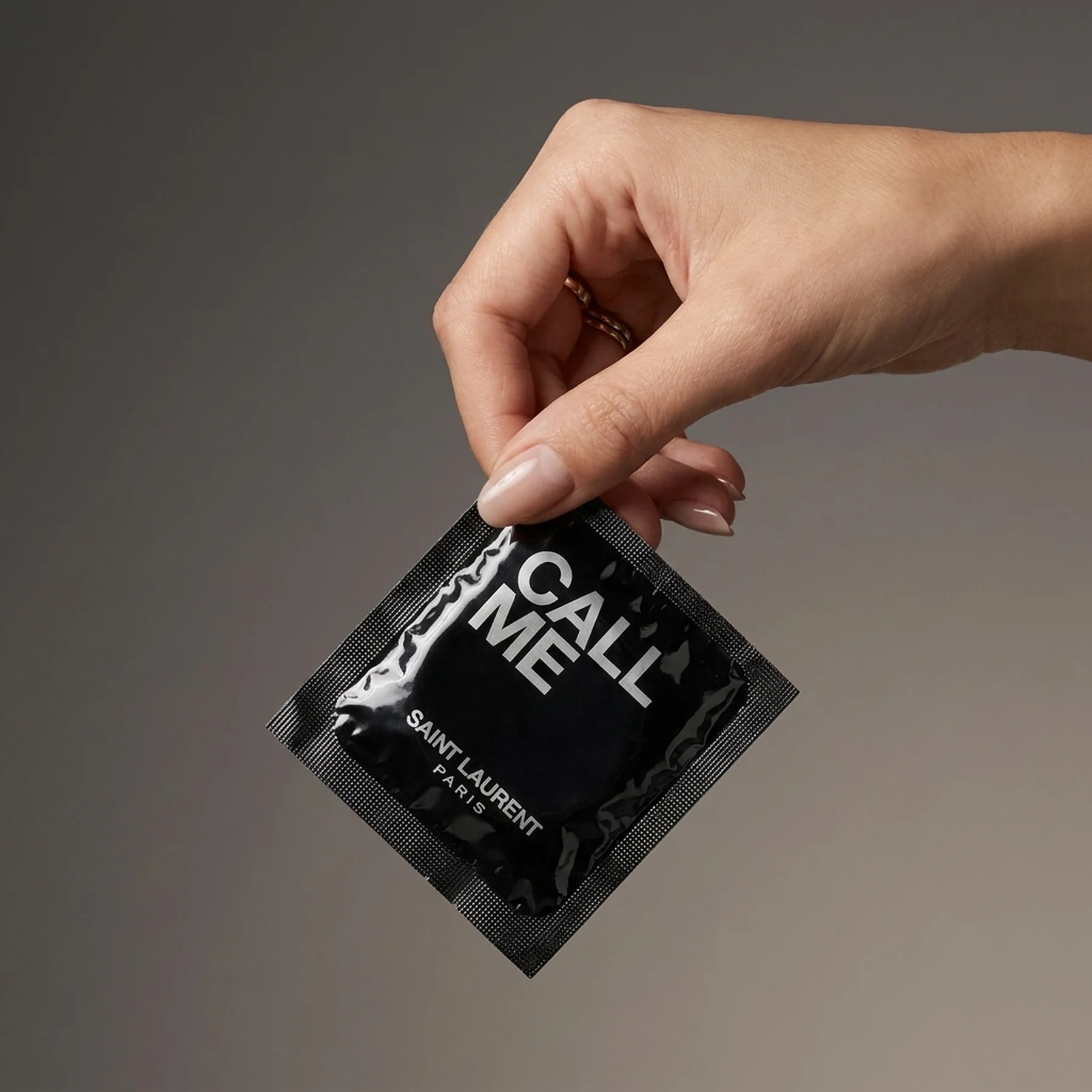 Аксесуар Saint Laurent Condom Call Me