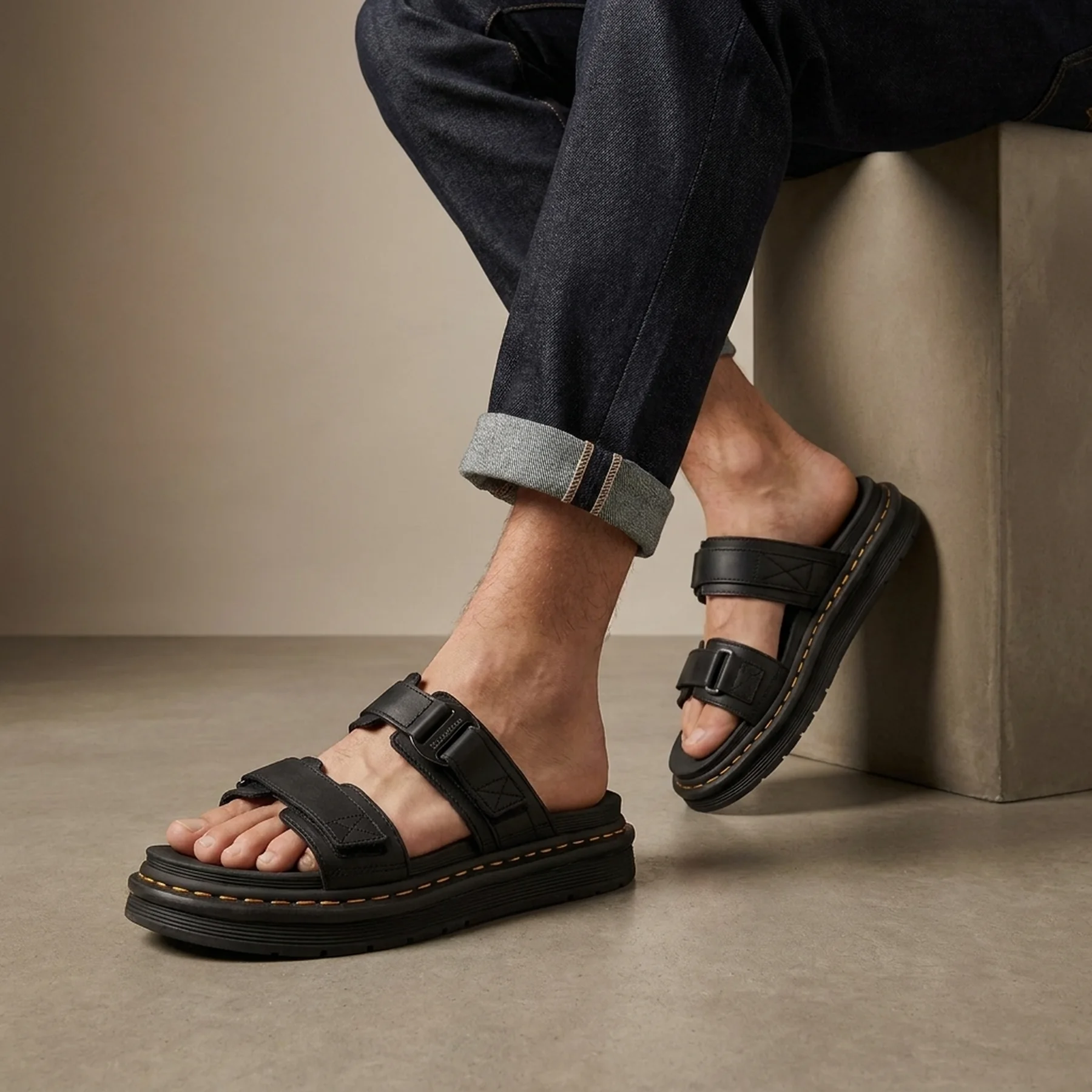Сандалі чоловічі Dr. Martens Sandals