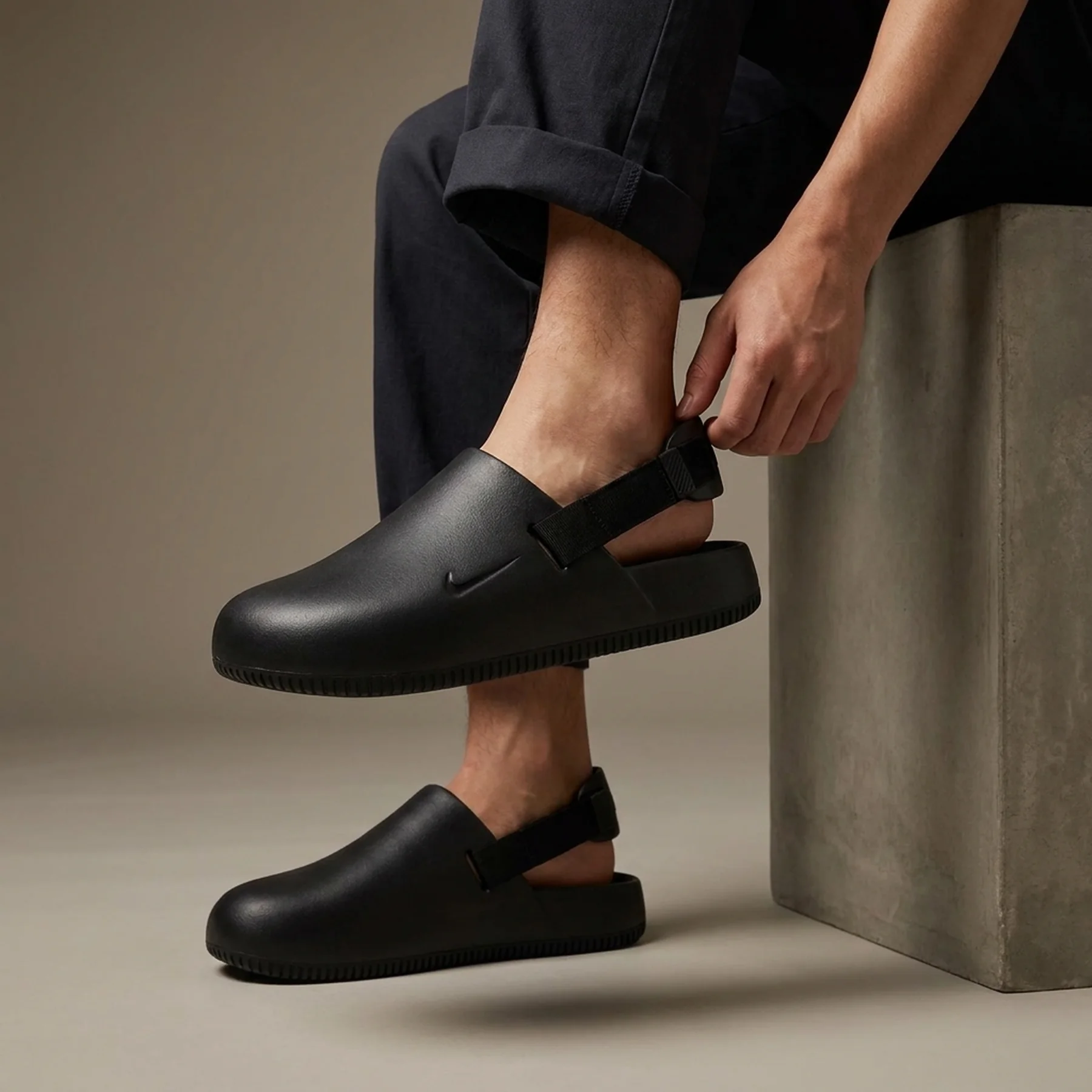 Тапочки унісекс Nike Calm Mule (FD5131-001)