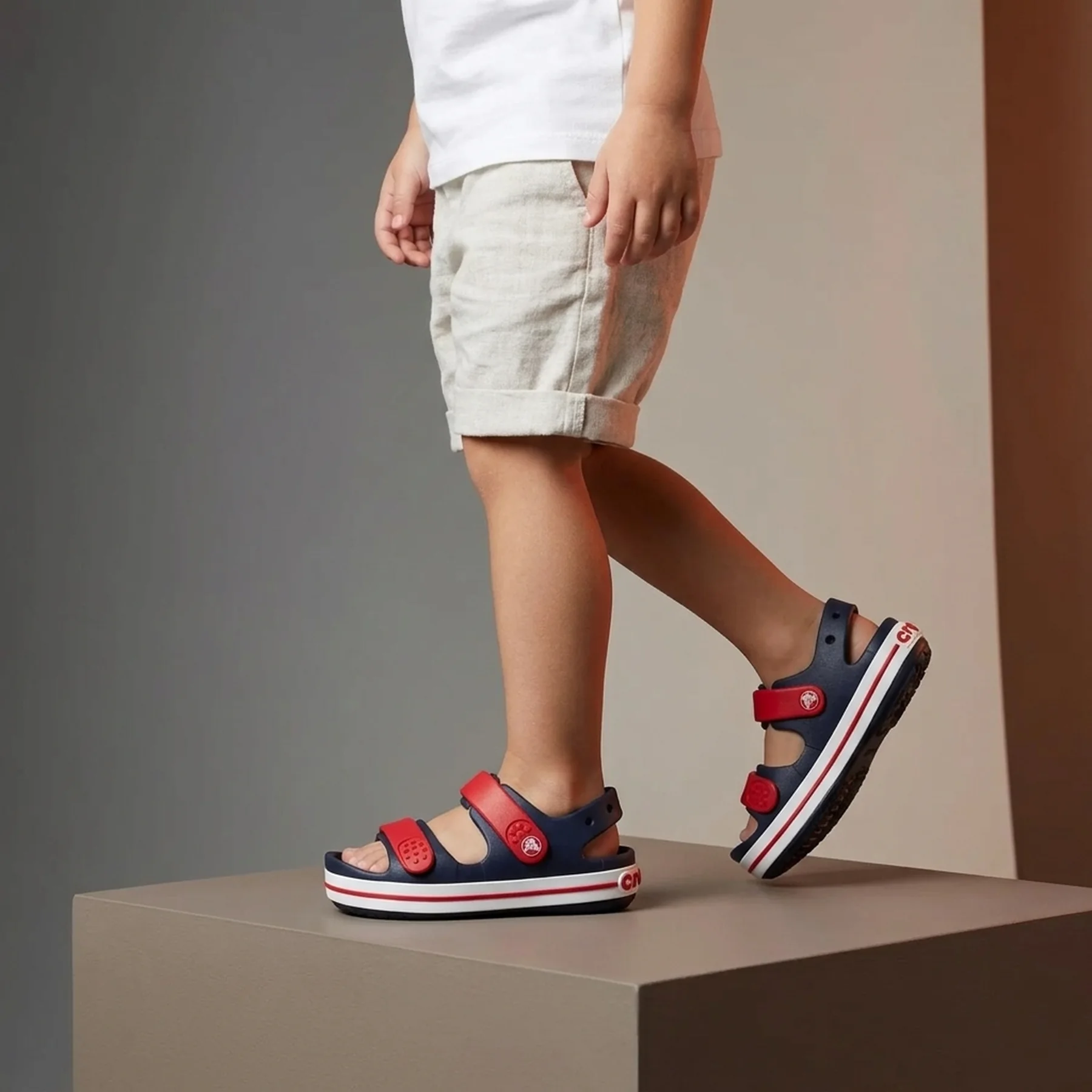 Сандалі дитячі Crocband Cruiser Sandal T Sdt 209424-4OT-Navy/Varsity Red CROCS C10 (27-28) Темно-синій
