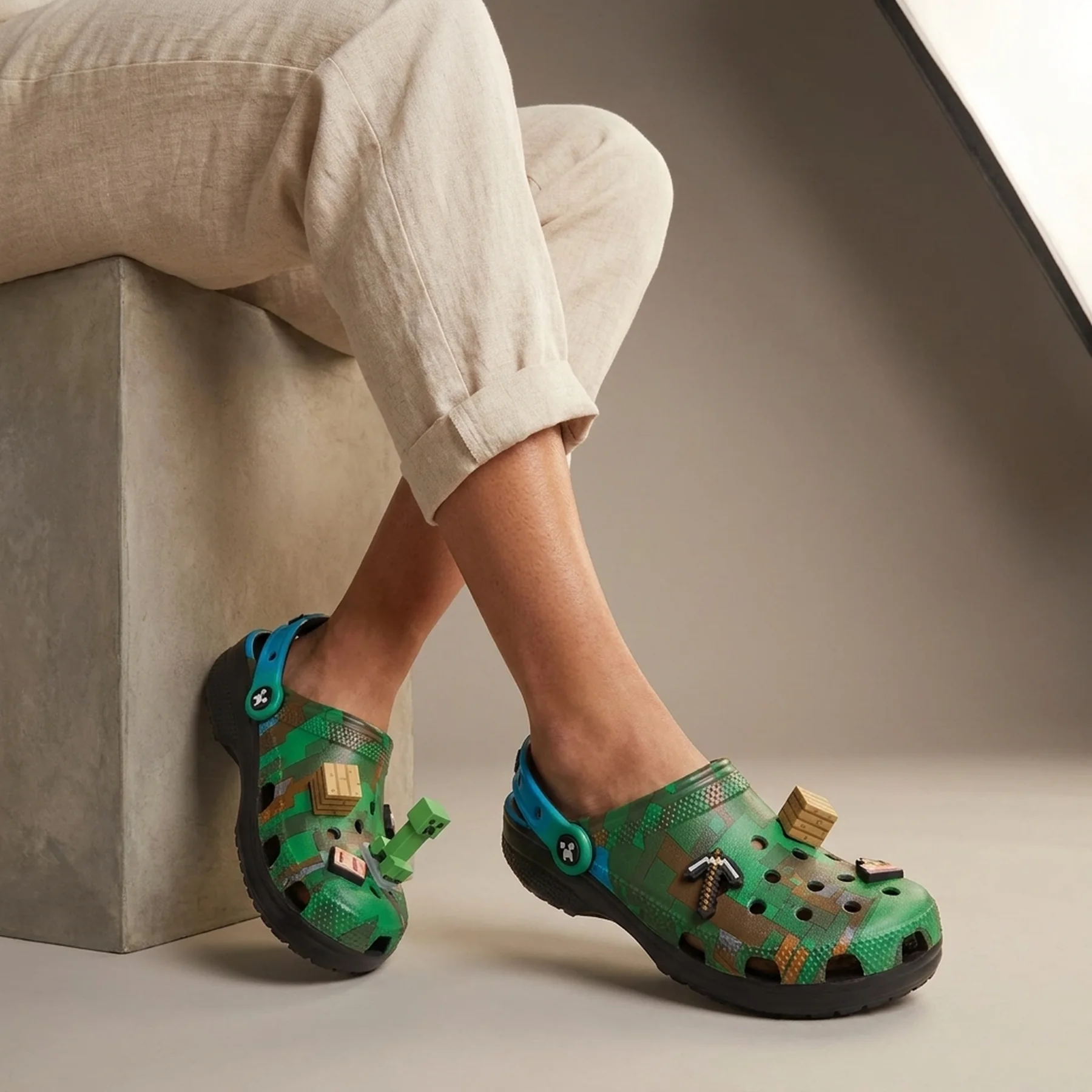 Сандалі унісекс Crocs Minecraft Classic Clog (210829-90H)