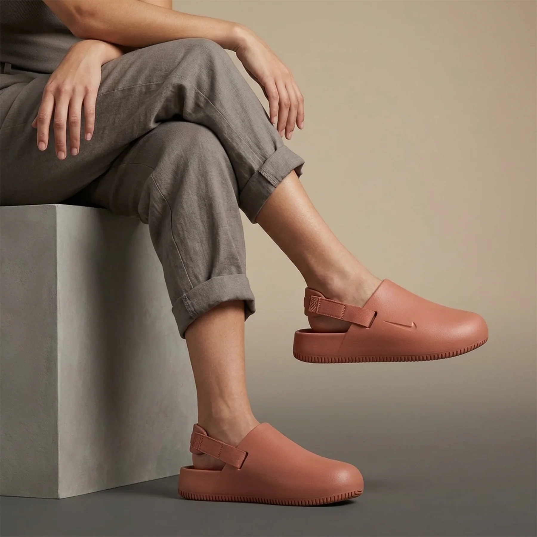 Сандалі жіночі Nike Calm Mule (FB2185-201)