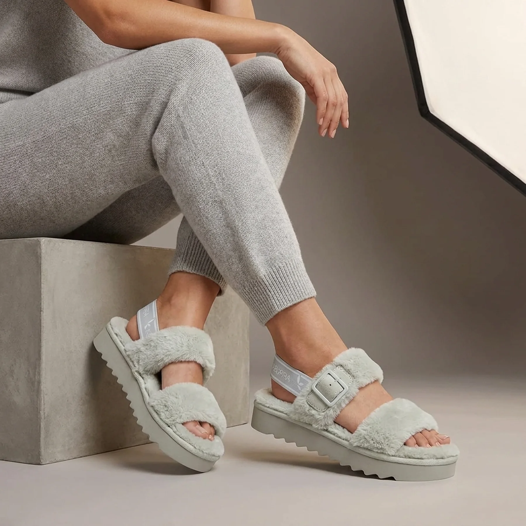 Сандалії Koolaburra by UGG з хутром 1159783397