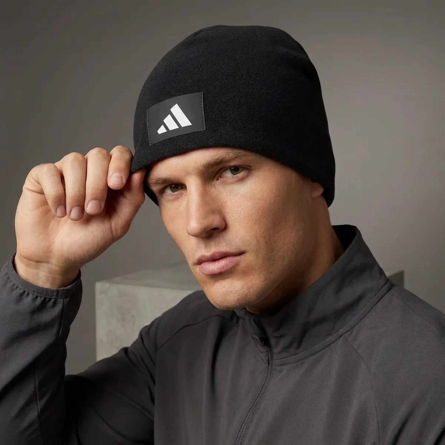 Шапка ESS FLEECE BEA IB2660 Adidas OSFY Чорний
