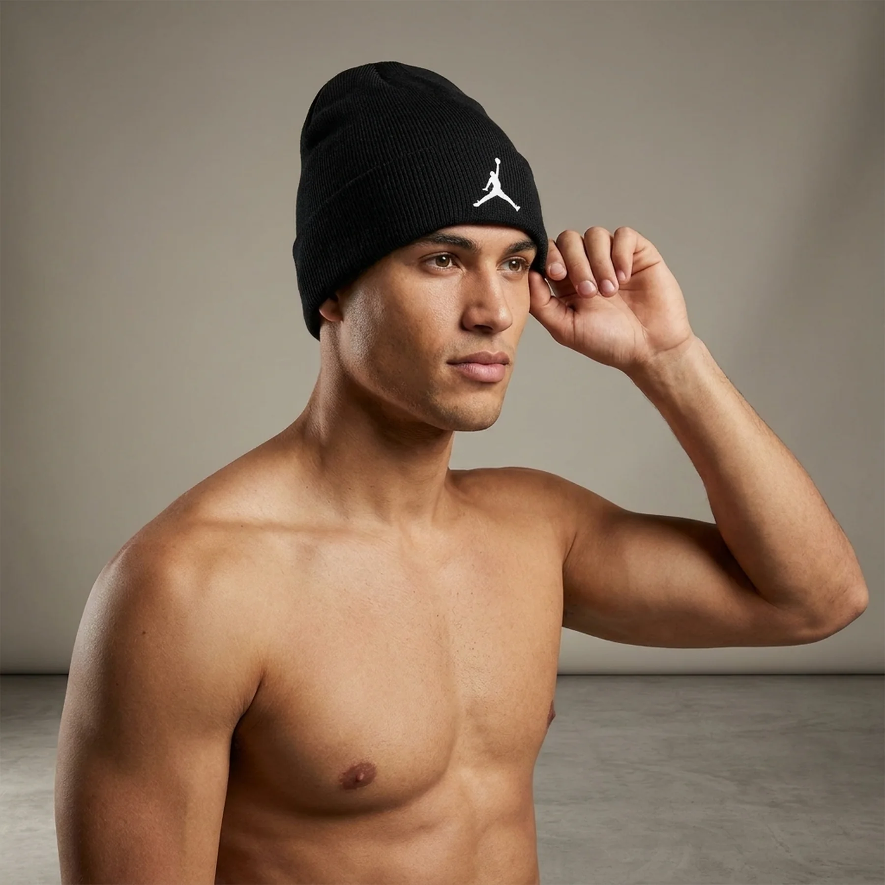 Шапка Jordan U J Peak Beanie Ess (FN4672-010)