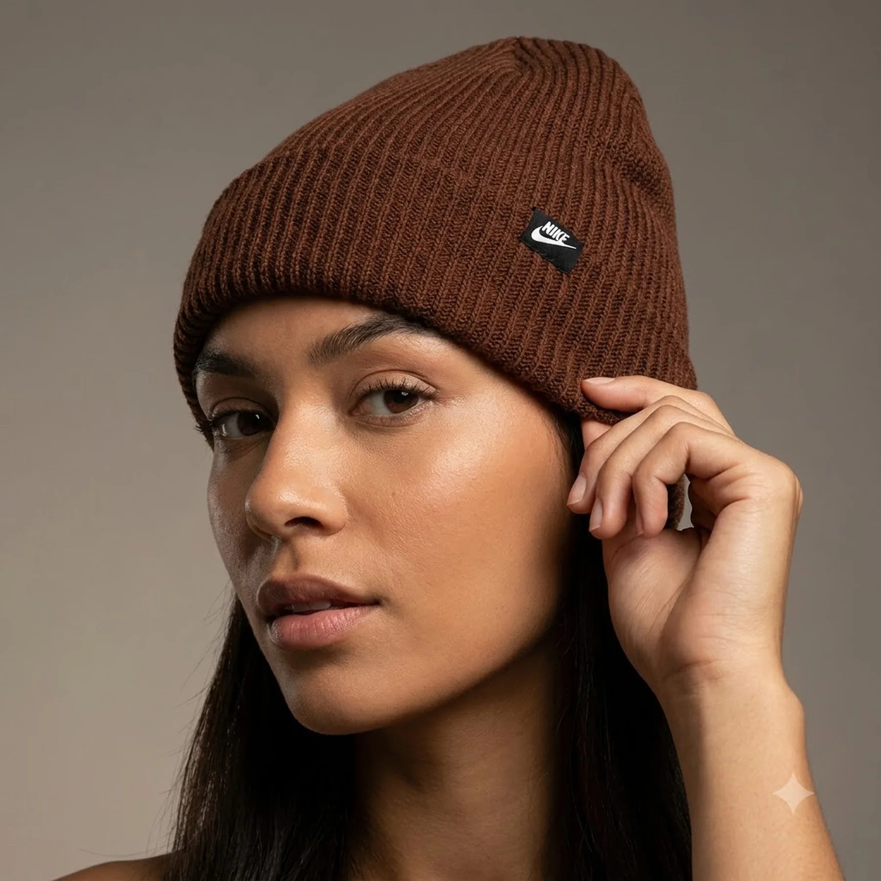 NIKE BEANIE BROWN