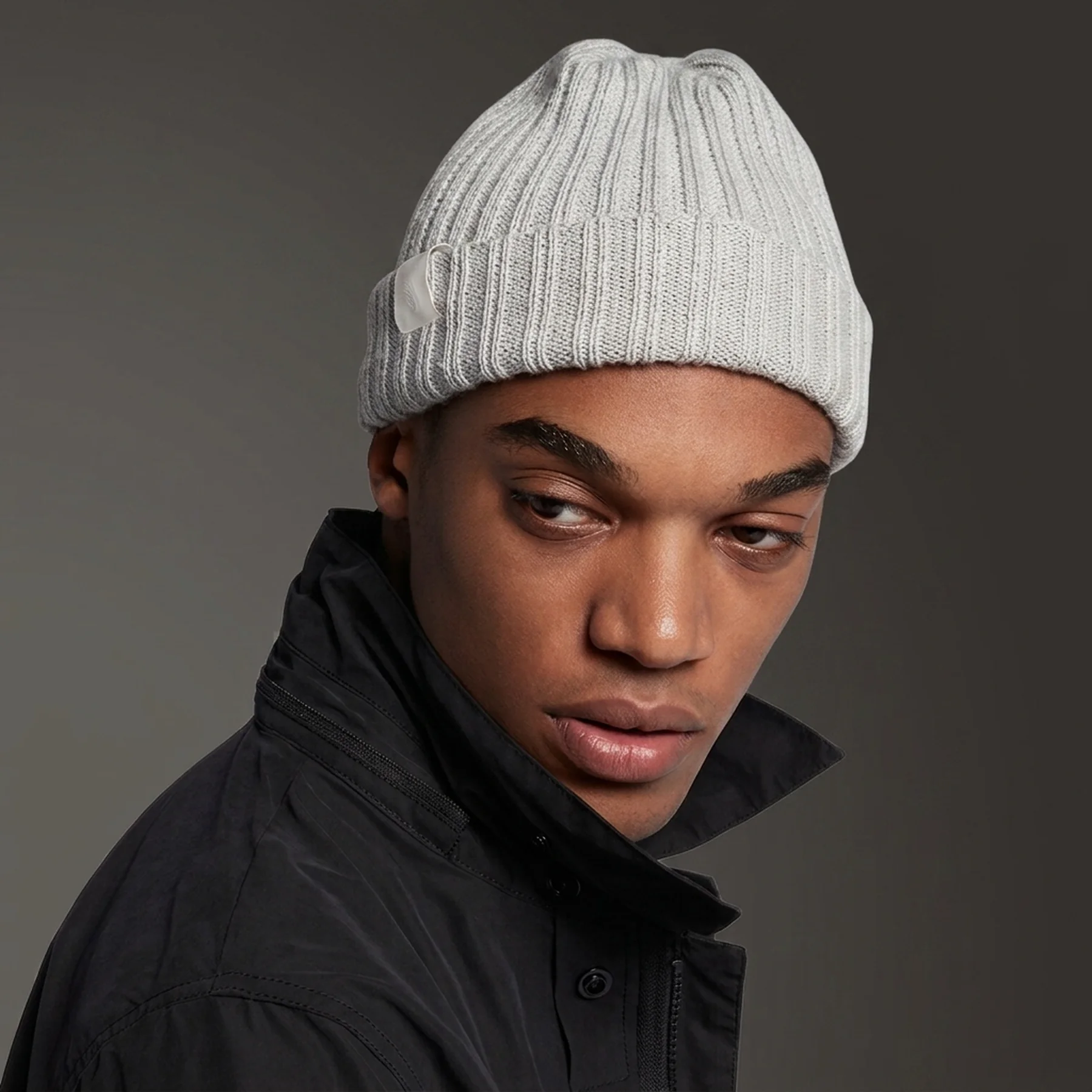 Шапка Nike Sportswear Essential Beanie 922172-050