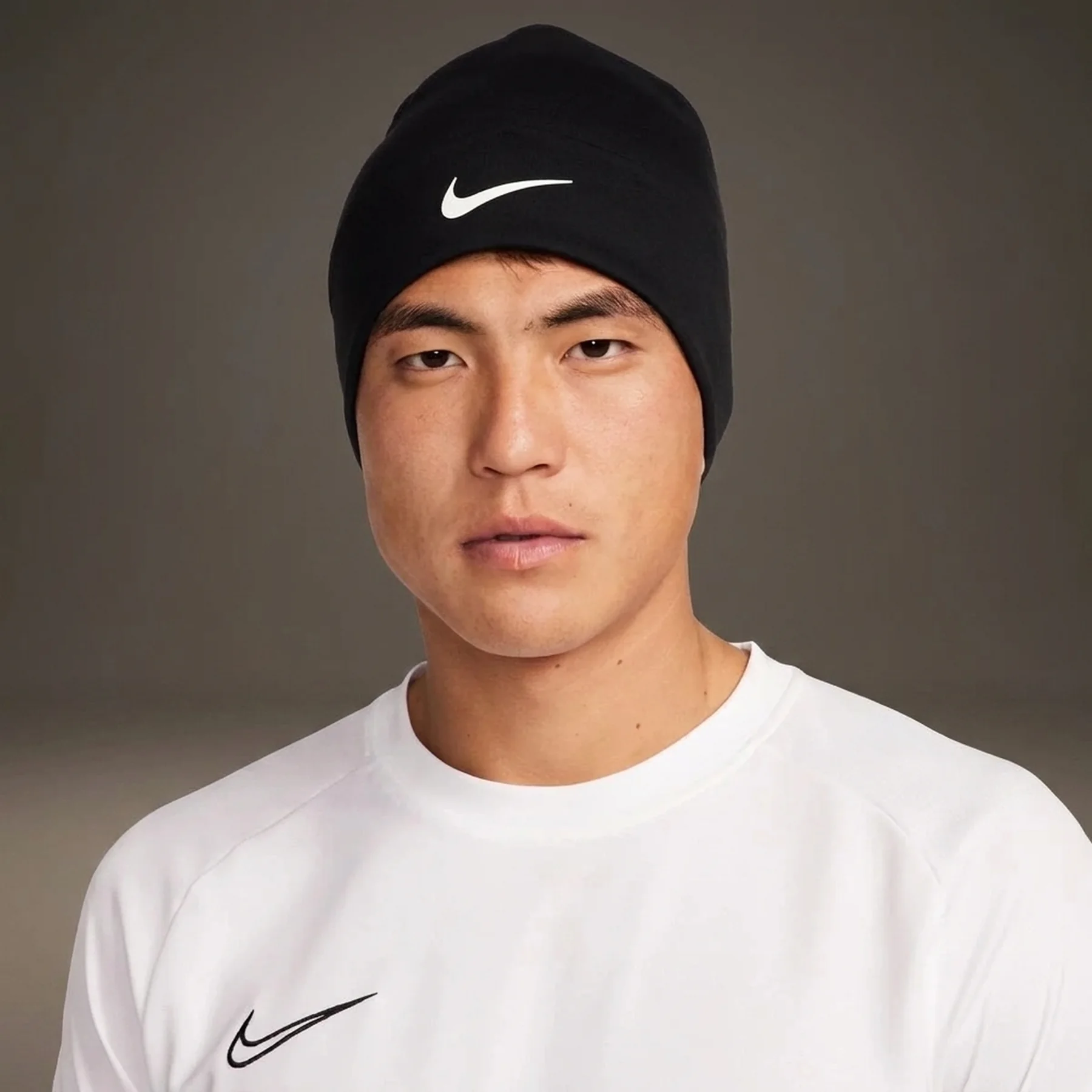 Шапка Nike Dri-Fit Peak Beanie FQ8292-010