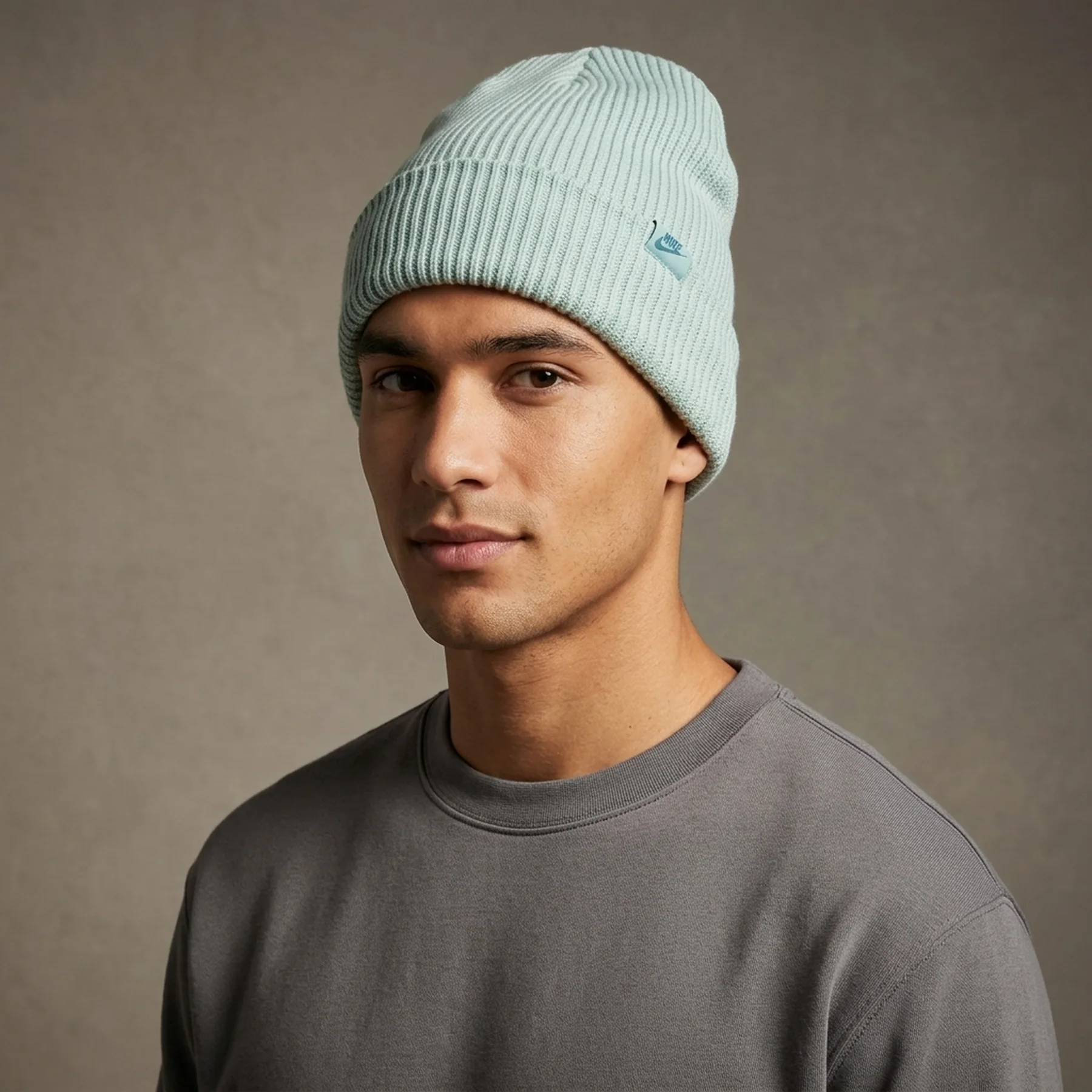 U NK PEAK BEANIE SC FUT L
