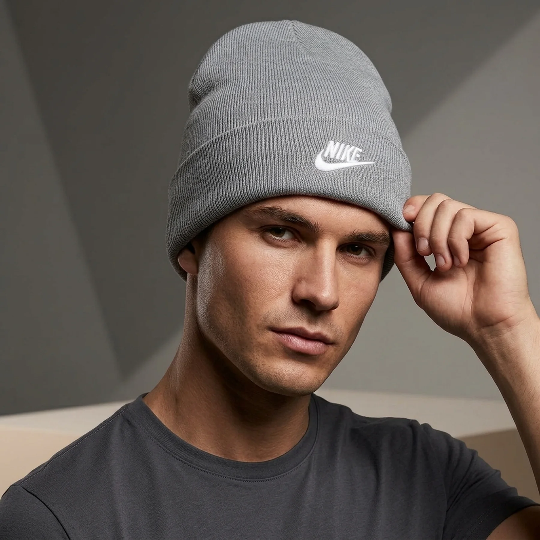 Шапка унісекс Nike Peak Beanie Grey HF0186-063 MISC