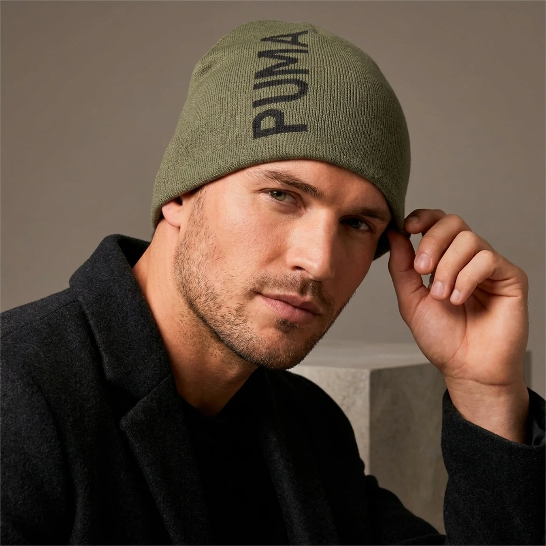 Шапка PUMA Ess Classic Cuffless Beanie