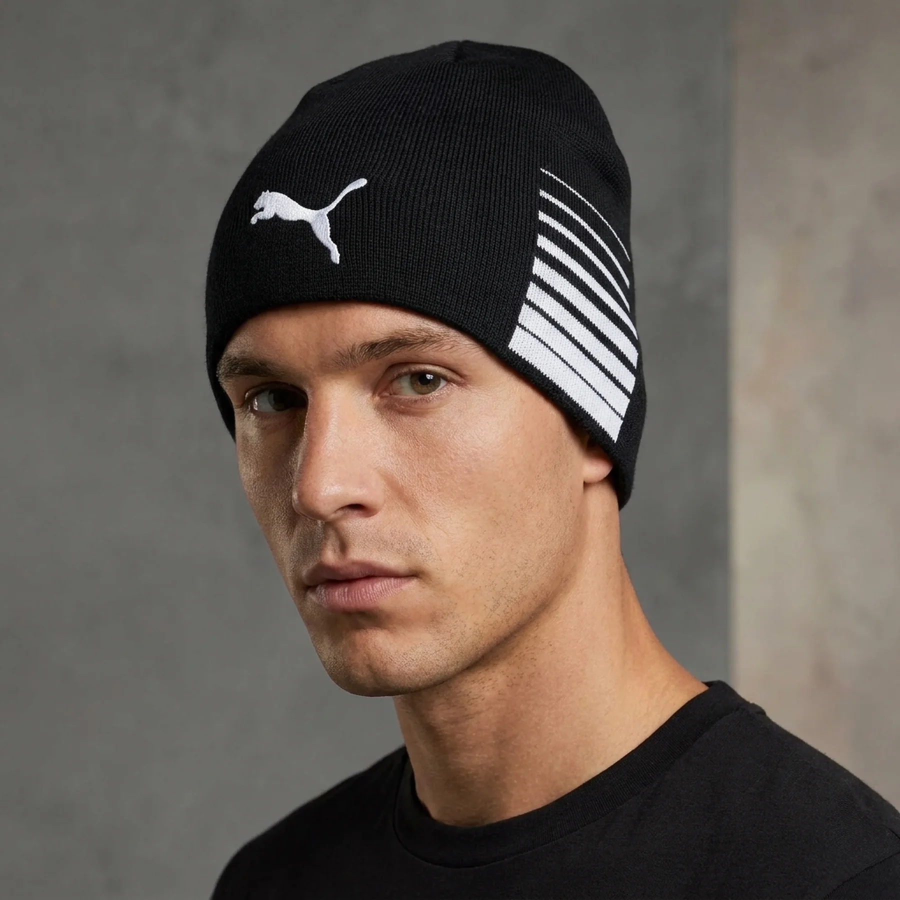 Шапка Puma LIGA Reversible Beanie чорний, білий One Size (022357-03)