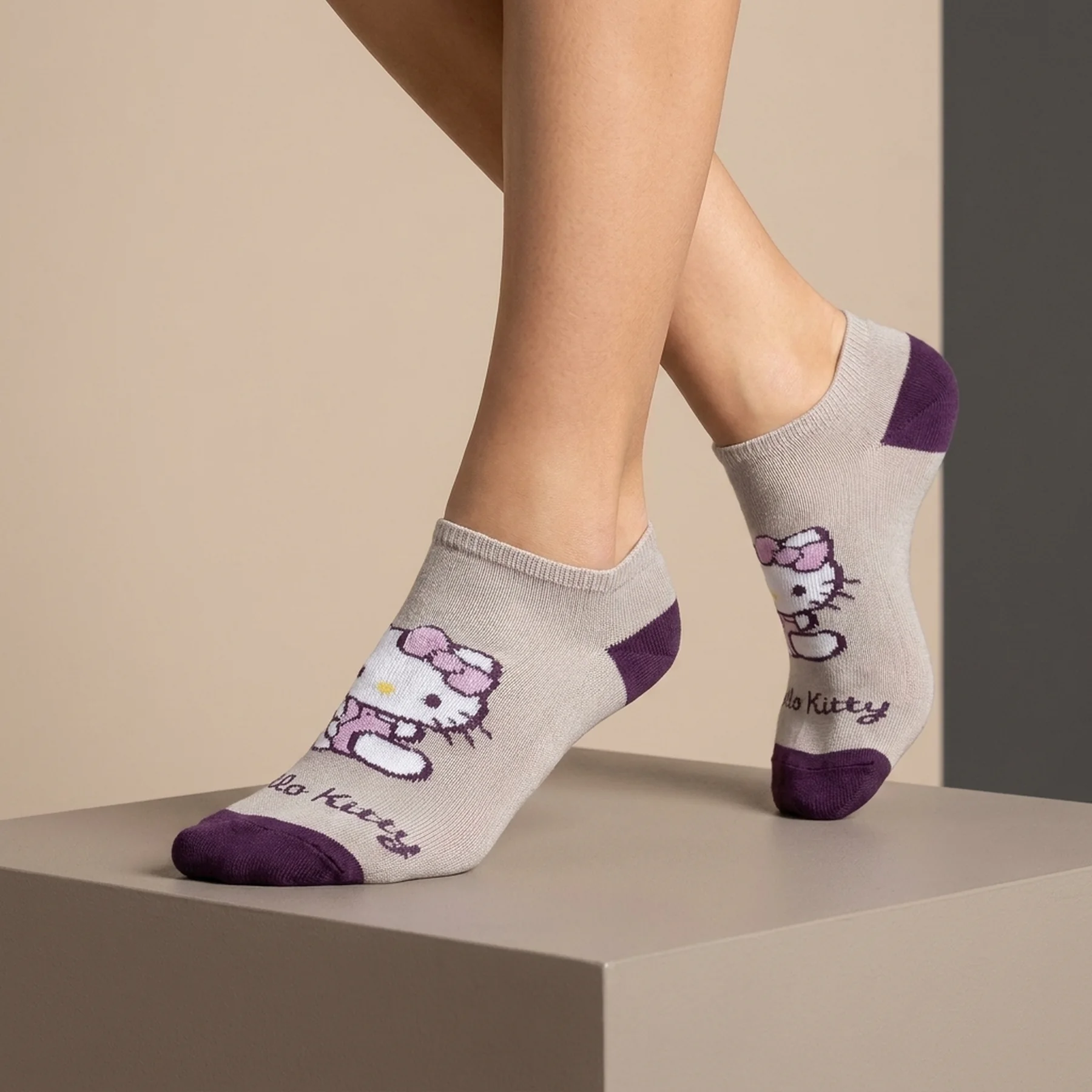 Шкарпетки HELLO KITTY COURT блідо-сіро-жовтий, фіолетовий Діт 35 - 41