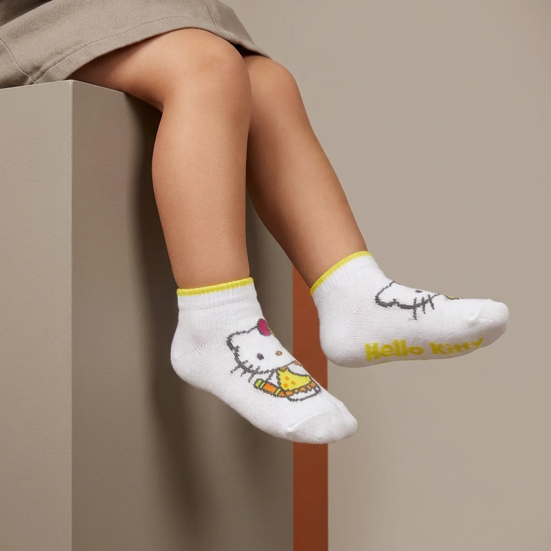 Шкарпетки HELLO KITTY HK THEME ORANGE білий, жовтий Діт 27-30, арт.83890528-7