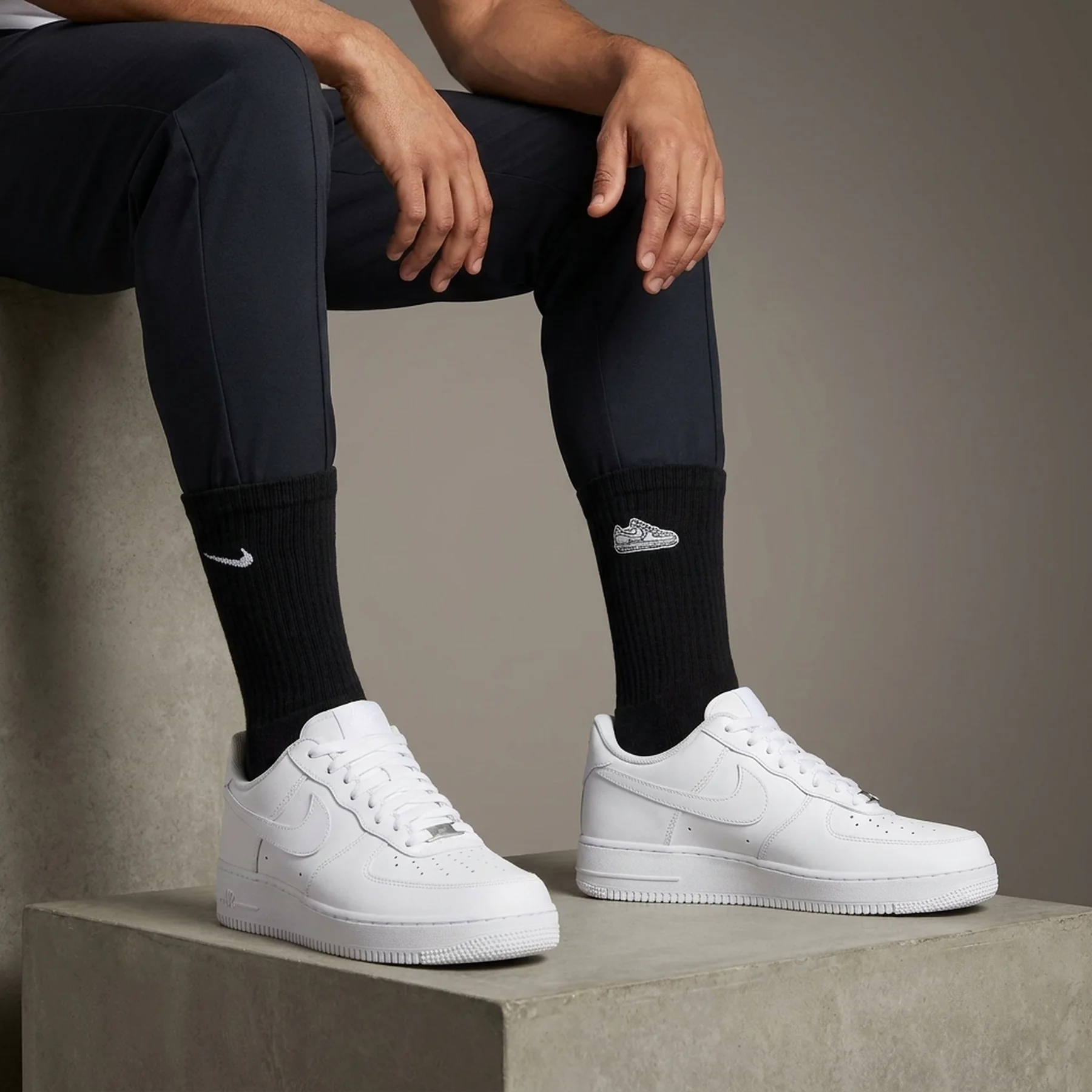 Шкарпетки Nike Everyday Plus Cushioned Crew Socks (1 Pair) (FZ3076-010)