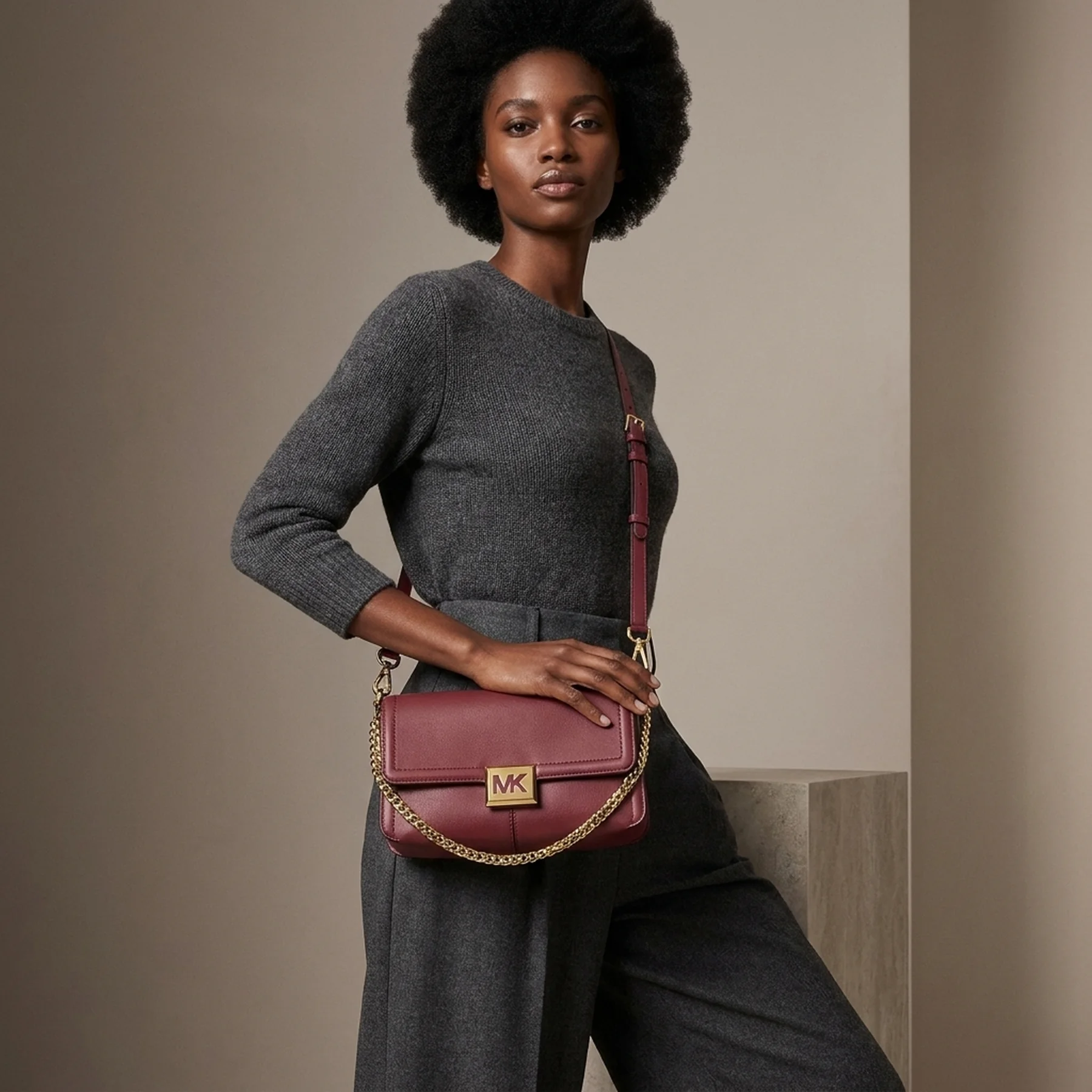 Шкіряна сумка кроссбоді Michael Kors з логотипом 1159825347 (Бордовий One size)