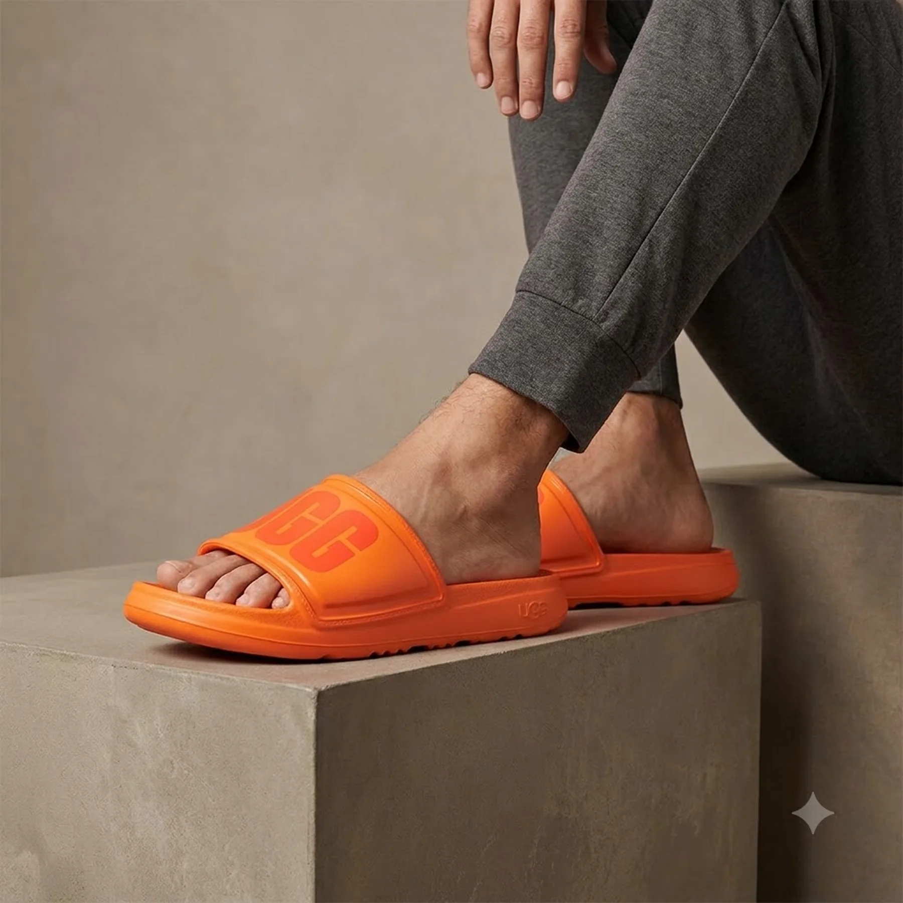 Шльопанці чоловічі UGG з логотипом 1159792843