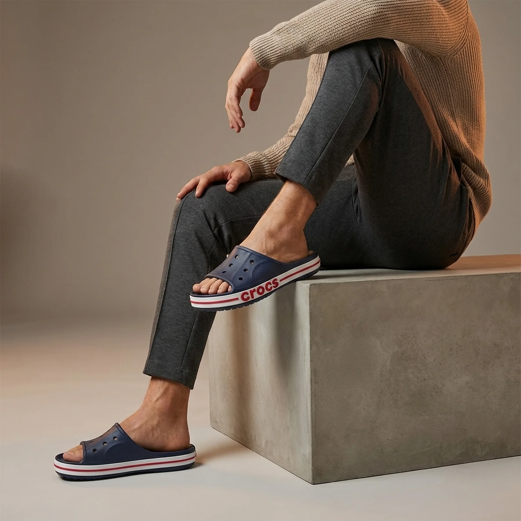 Шльопанці CROCS BAYABAND CLOG 205392-4CC CROCS M7/W9 (39-40) Темно-синій