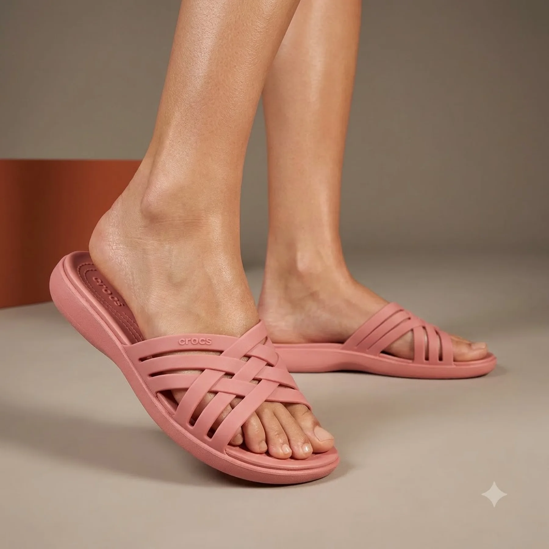 Шльопанці Getaway Weave Slide Crocs 38-39
