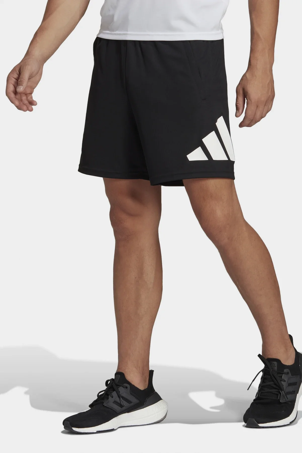 Шорти чоловічі Adidas Essentials Logo (IB8121)