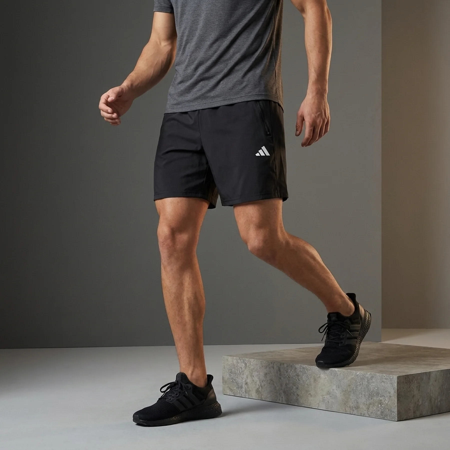 Шорти чоловічі Adidas Train Essentials Woven (IC6976)