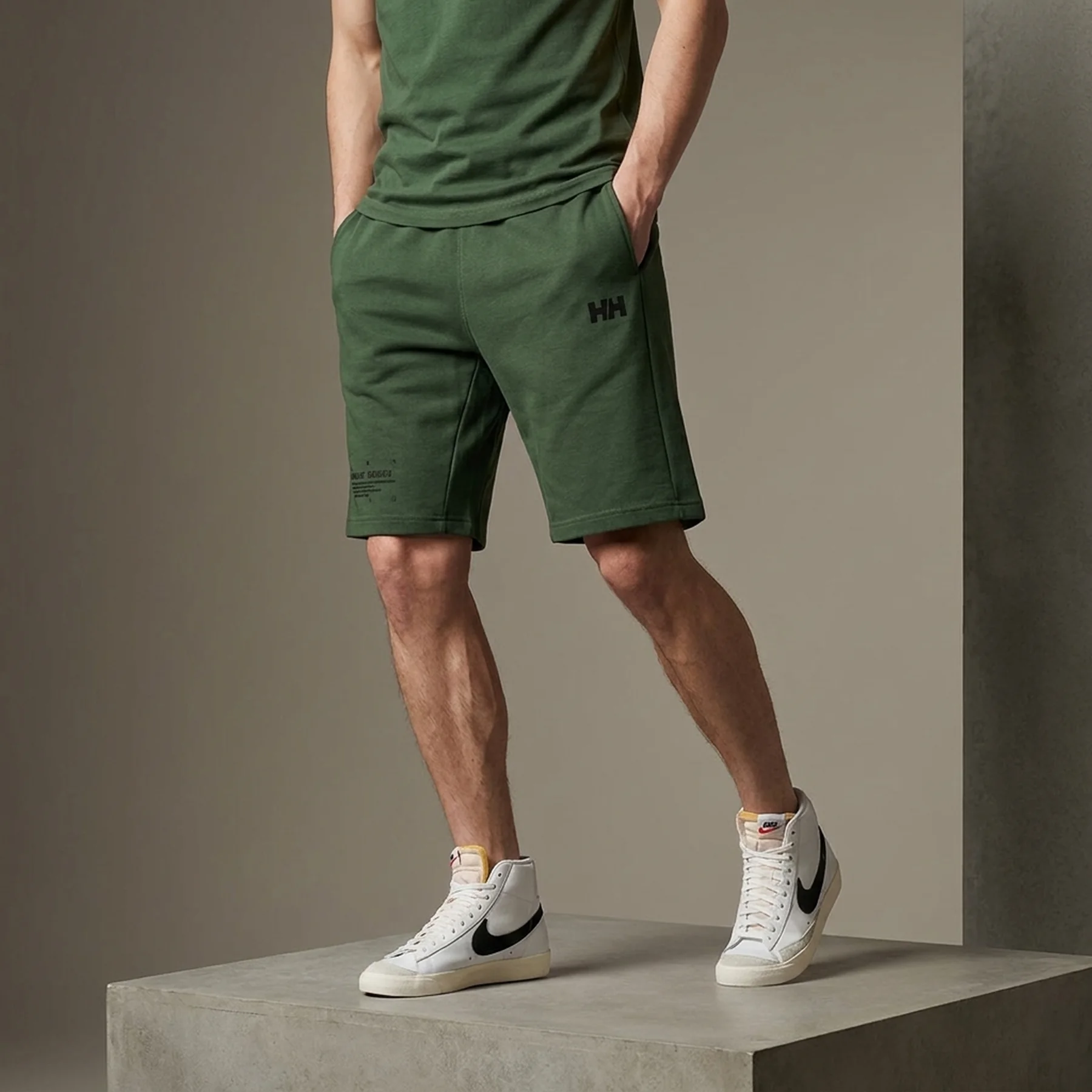 Шорти чоловічі Helly Hansen Move Sweat Shorts (53710-476)