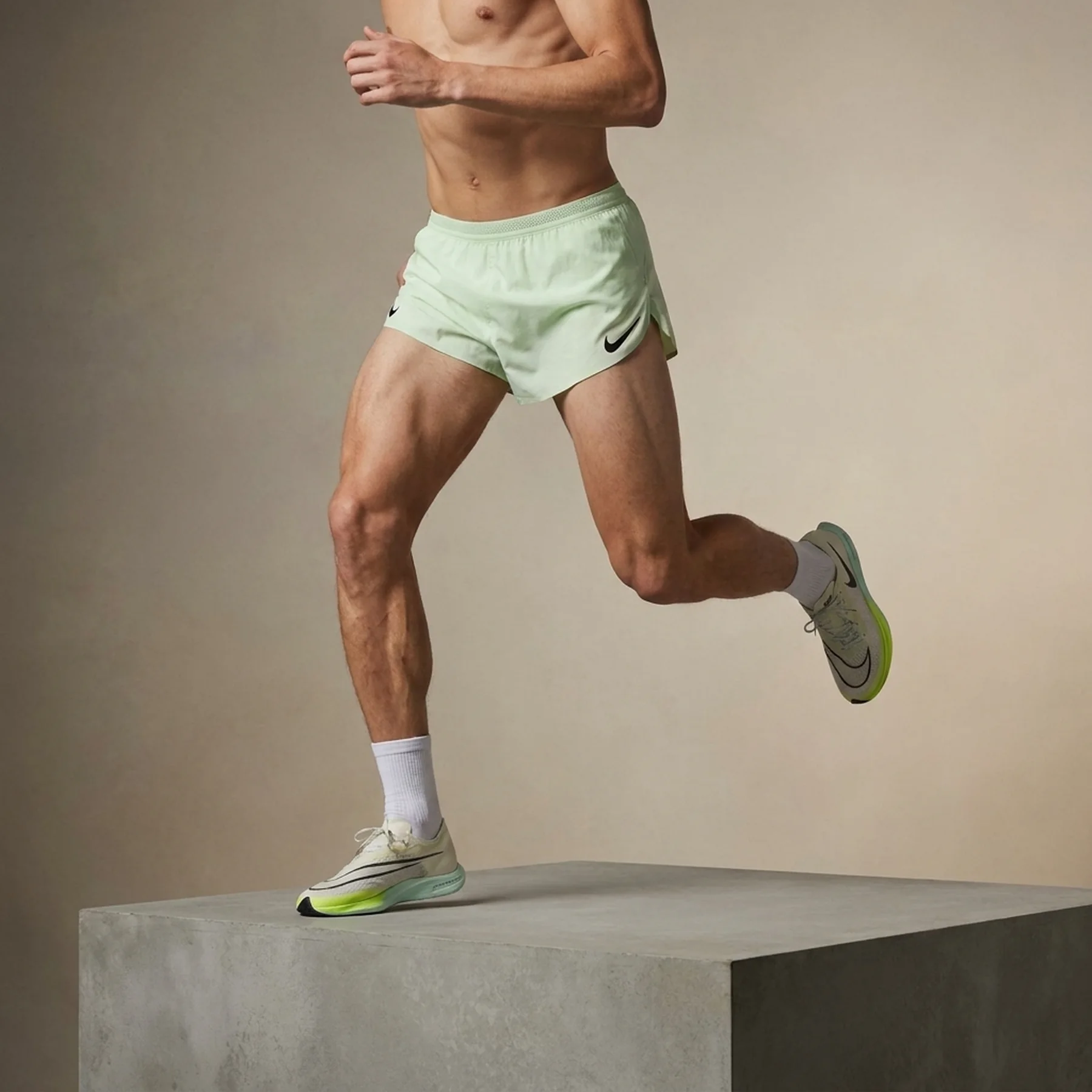 Шорти чоловічі Nike Aeroswift Dri-Fit Adv 2 Brief-Lined Running Shorts Green (FN3349-376)