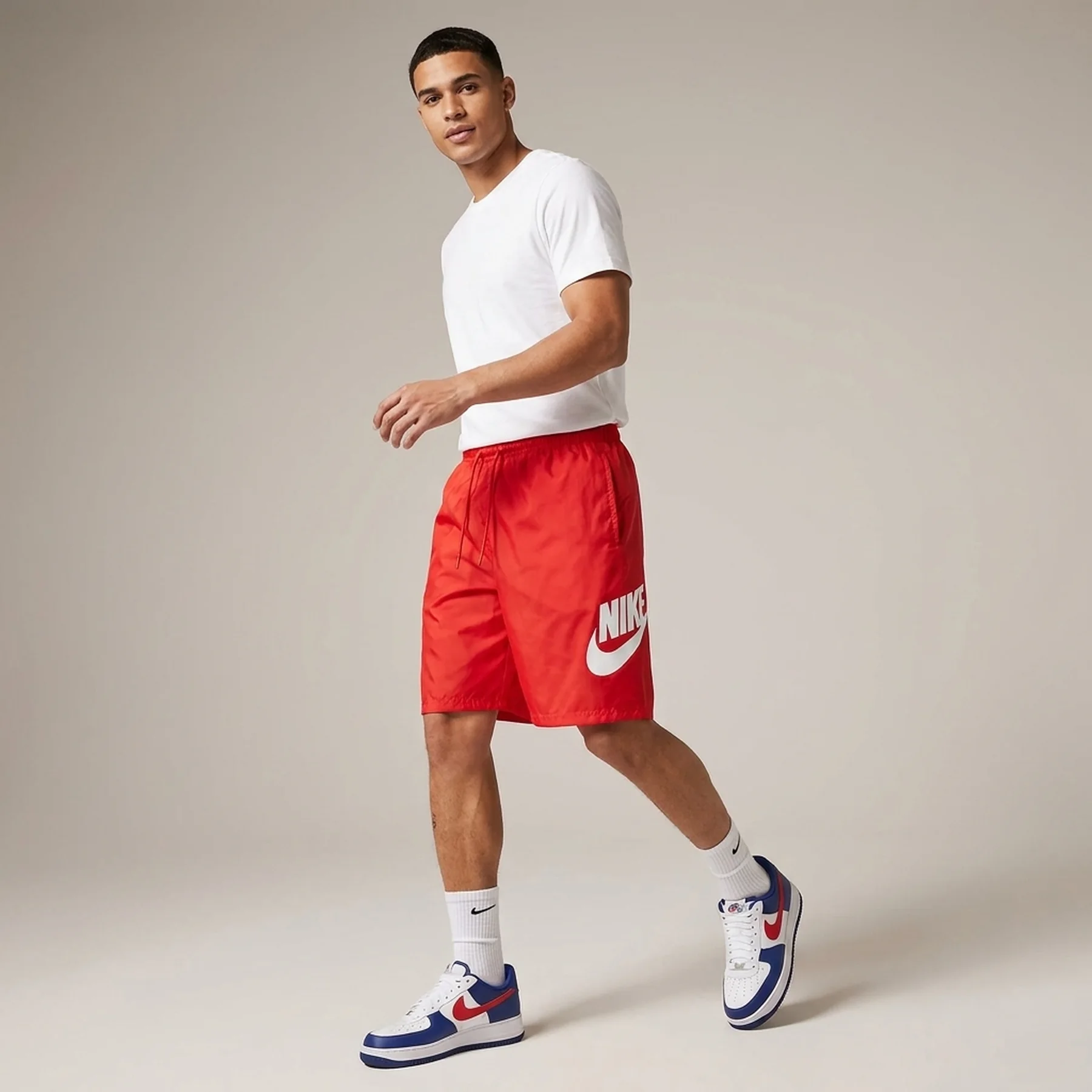 Шорти чоловічі Nike Bermuda Club Woven Uomo (FN3303-657)
