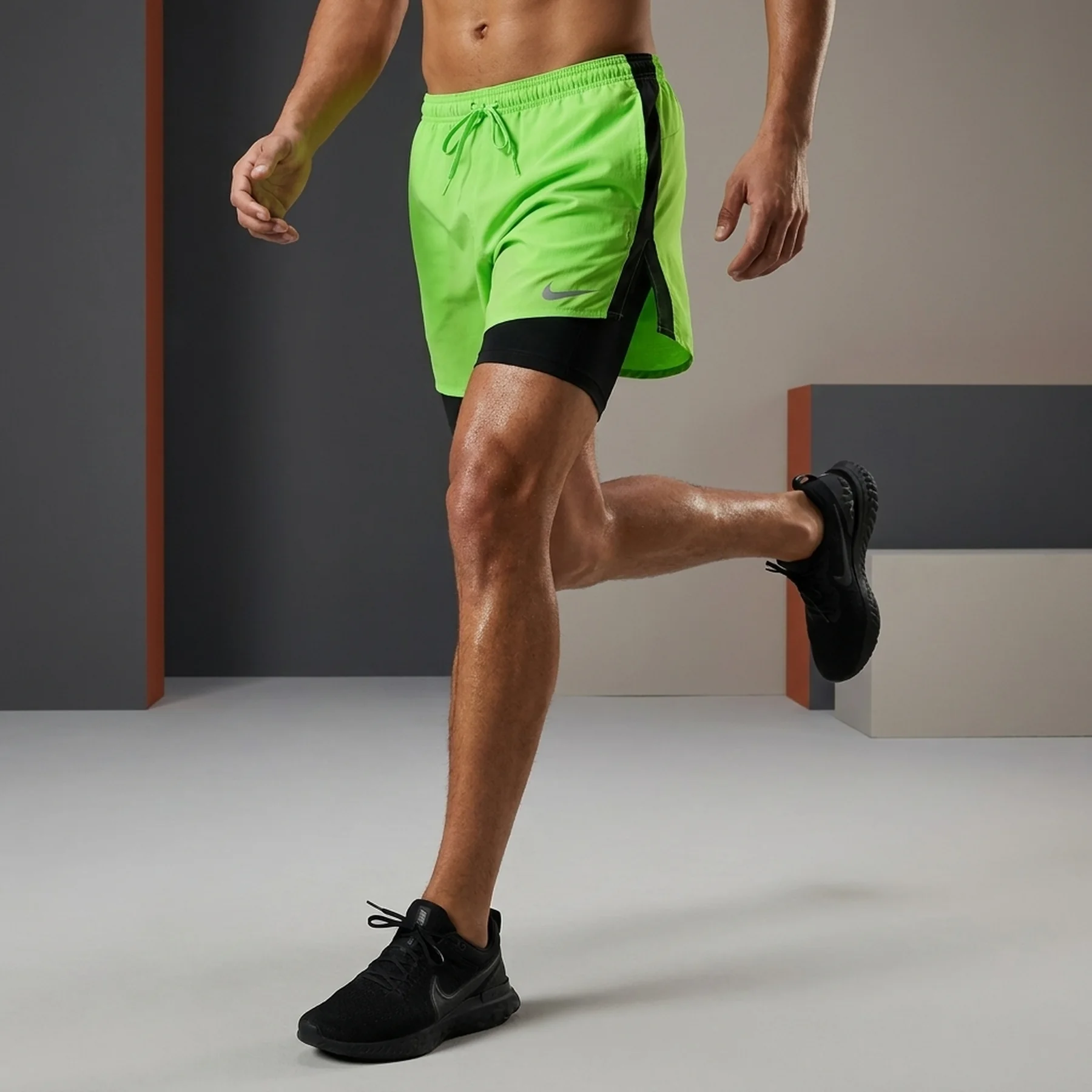 Шорти чоловічі Nike Dri-Fit Run Division Stride 8 Running Shorts Green (DX0841-313)