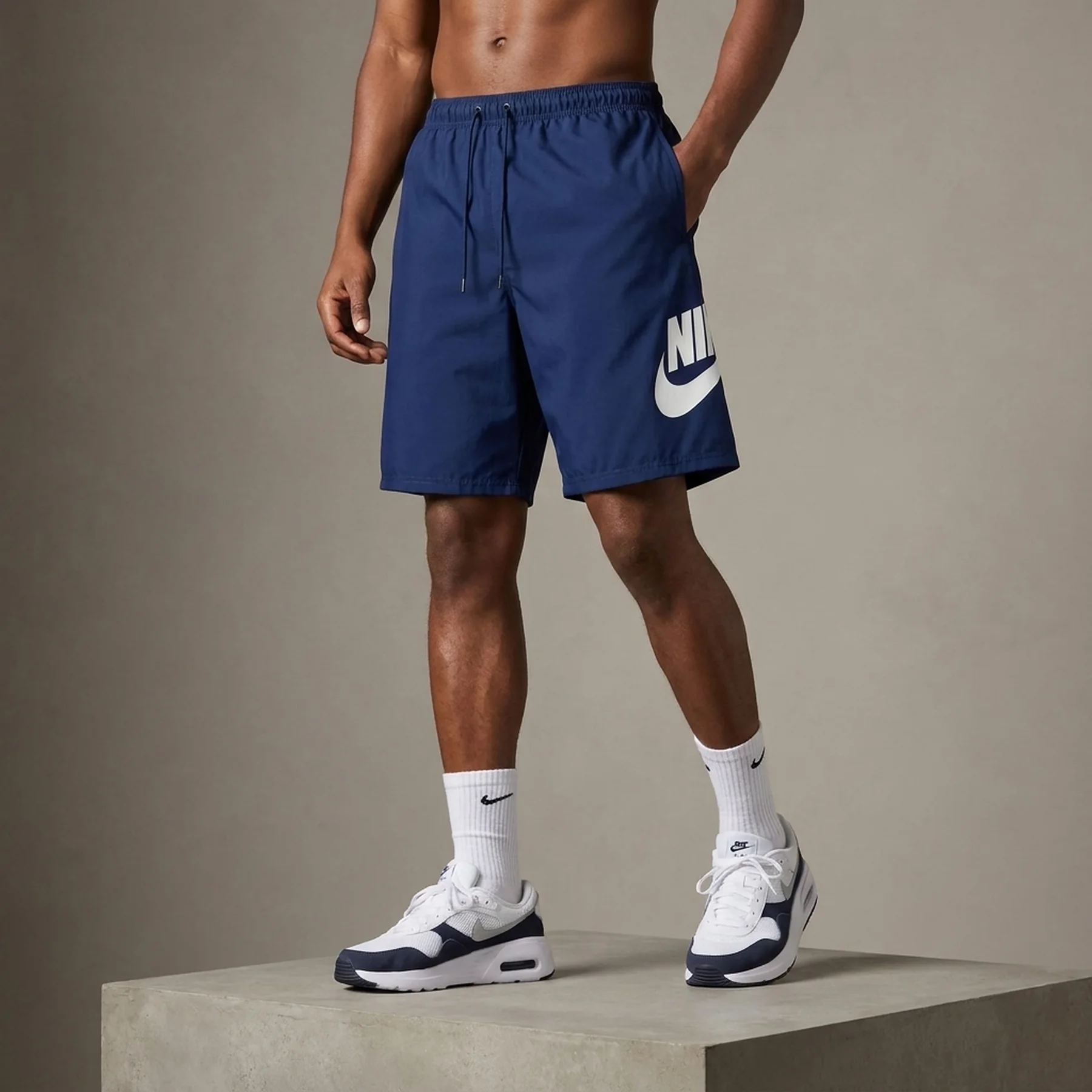 Шорти чоловічі Nike Men's Woven Shorts Nike Club (FN3303-410)