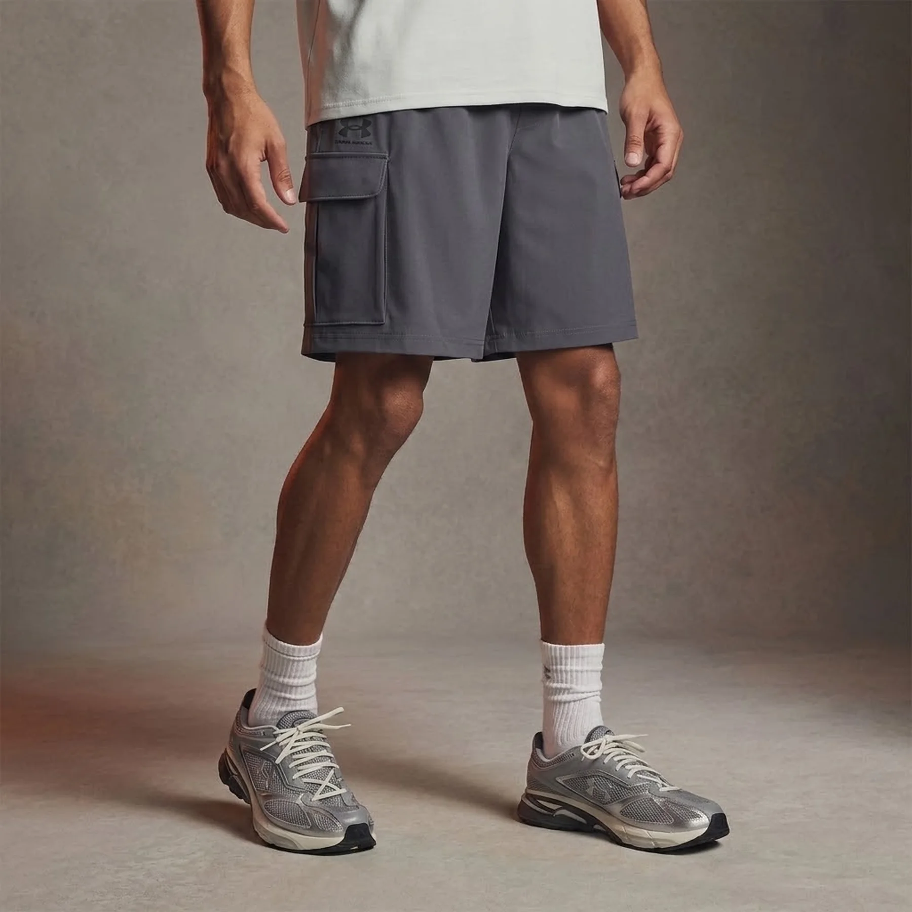 Шорти чоловічі Under Armour Vibe Woven Cargo Short Grey (1386560-025)