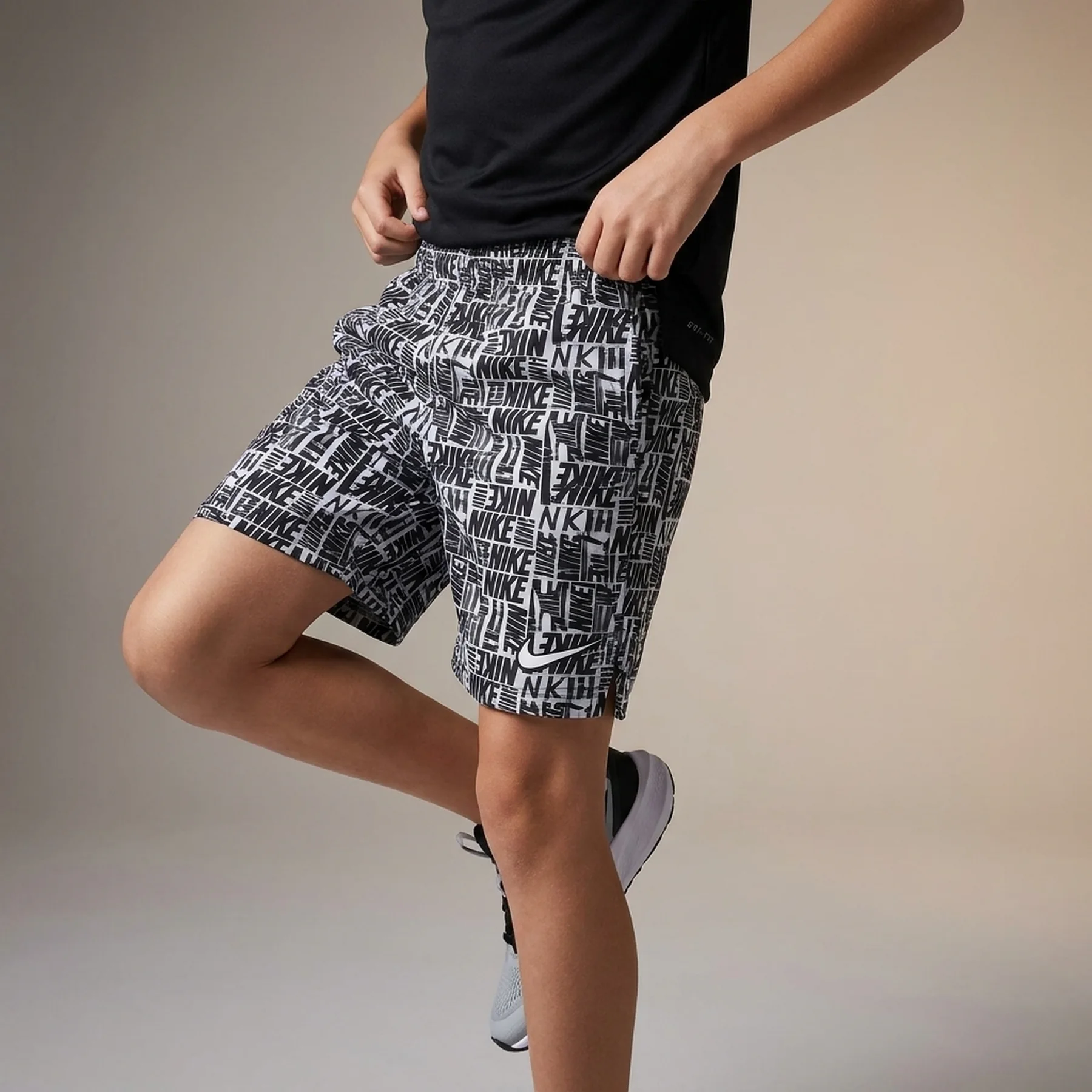 Шорти дитячі Nike Multi Big Kids Dri-Fit Short (FN8696-010)