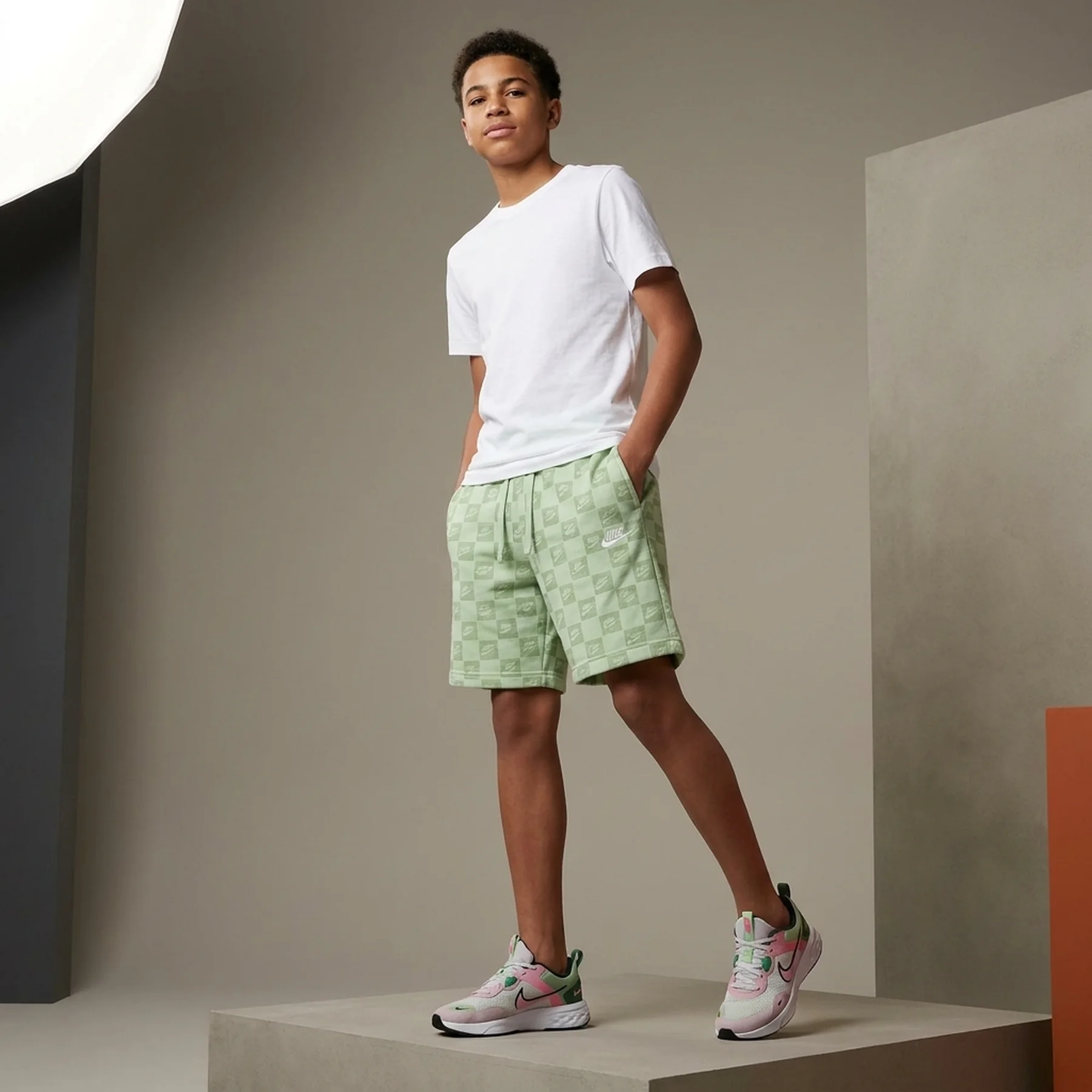 Шорти підліткові Nike Sportswear Club French Terry Shorts (FN8743-371)