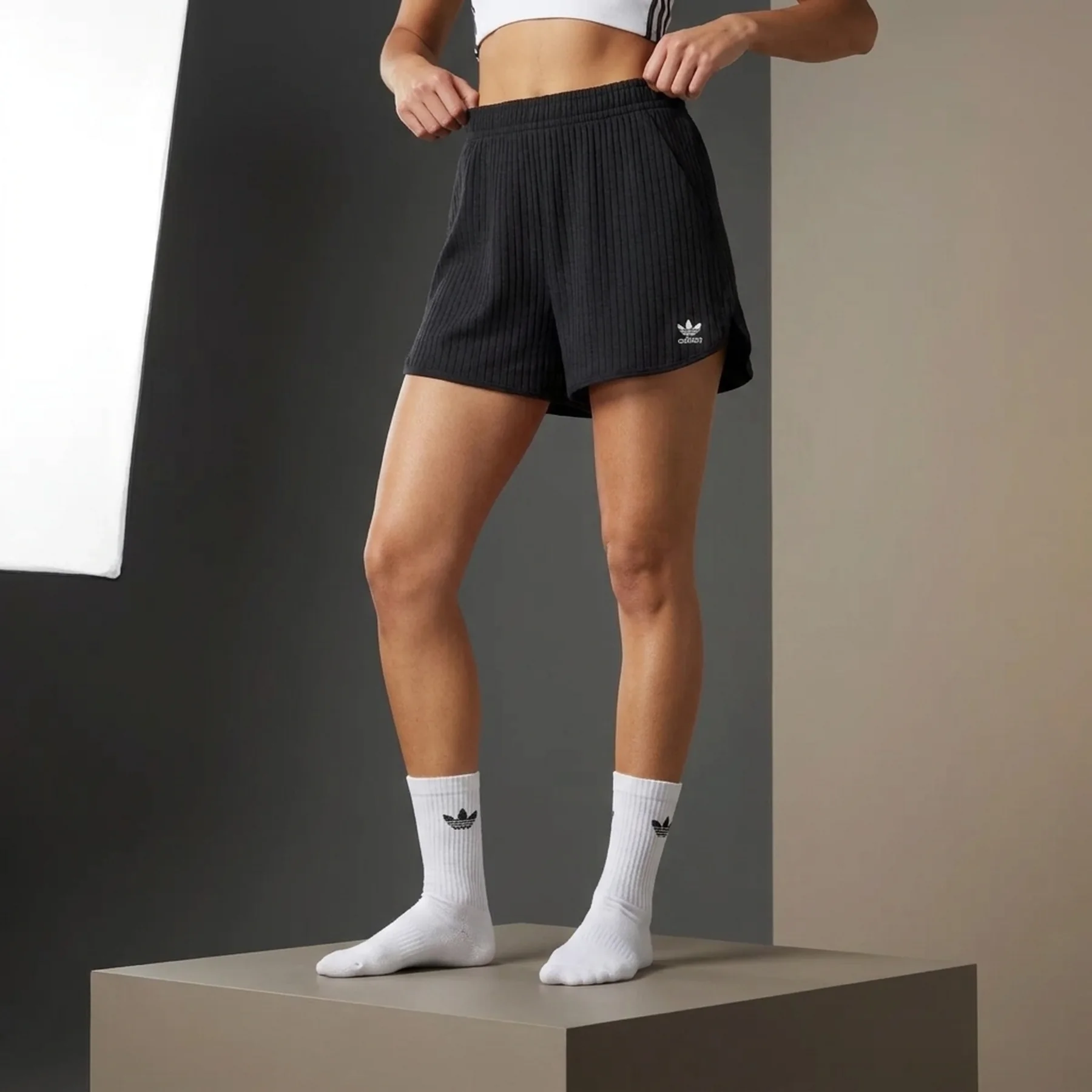 Шорти жіночі Adidas Essentials Wide Rib (JD1488)