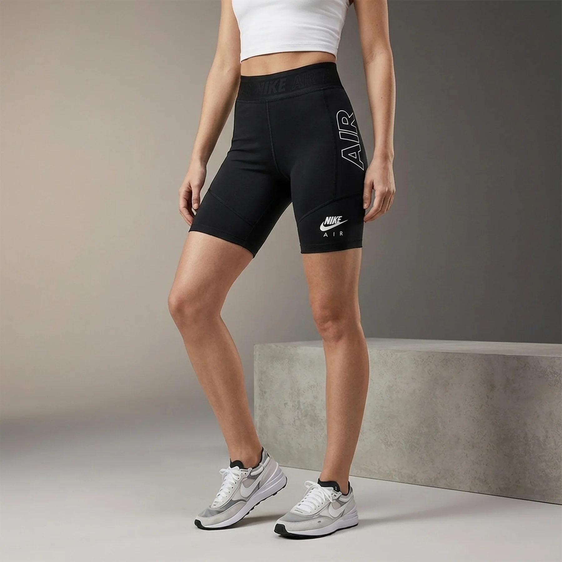 Шорти жіночі Nike Air Bike Short (DM6055-010)