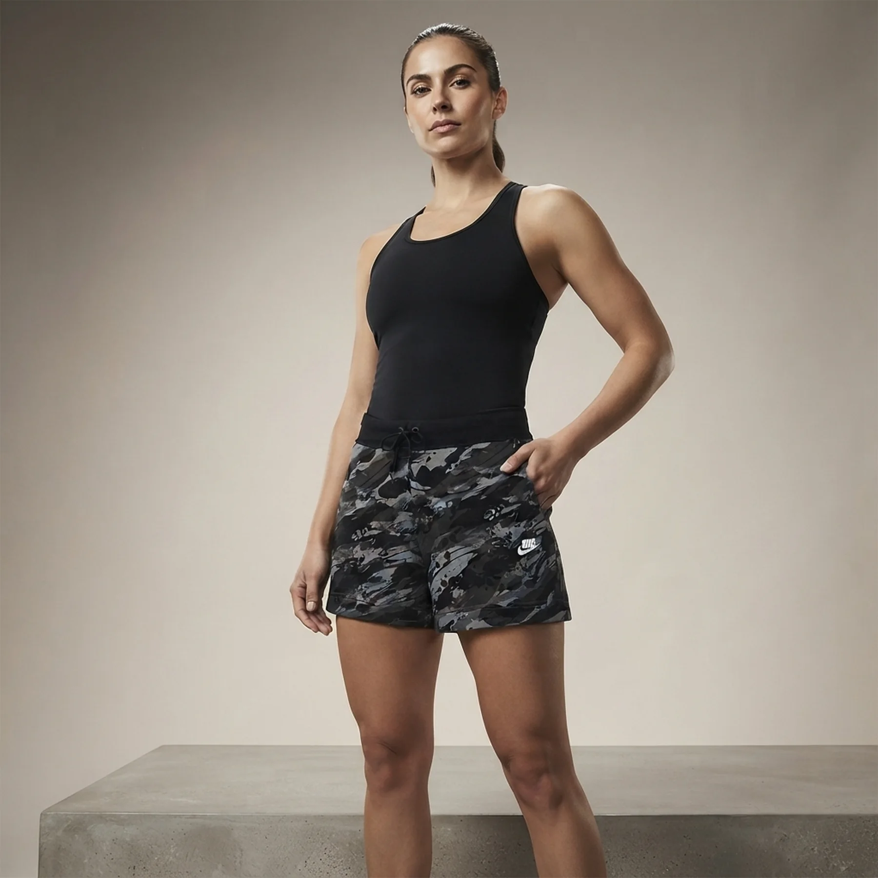 Шорти жіночі Nike Modern (848440-010)