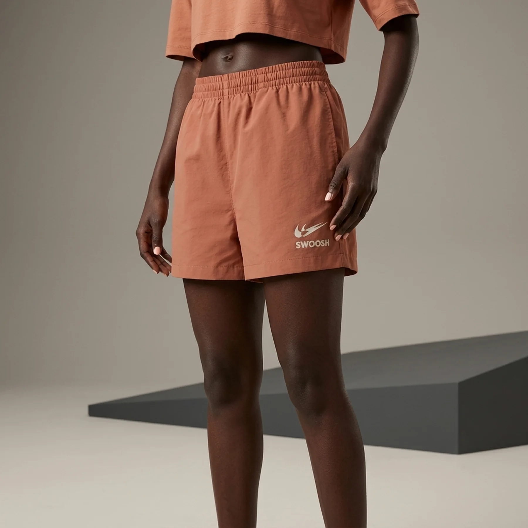 Шорти жіночі Nike Nsw Woven Short Gls (HF5529-212)