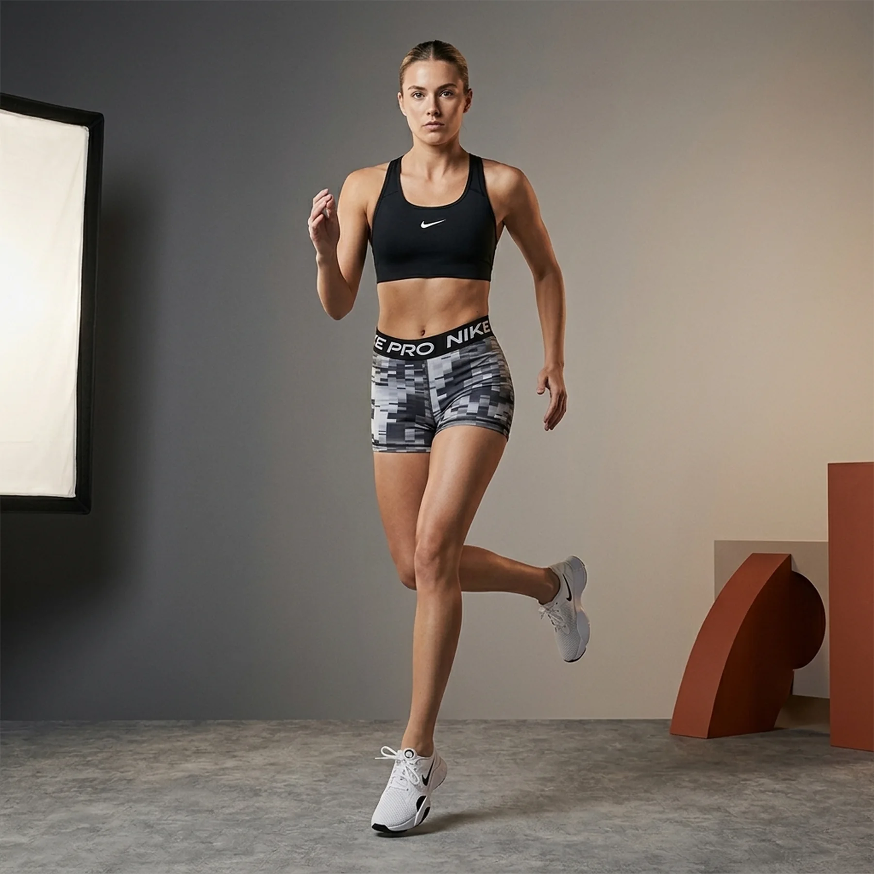 Шорти жіночі Nike Pro Dri-Fit Aop (DX0046-010)