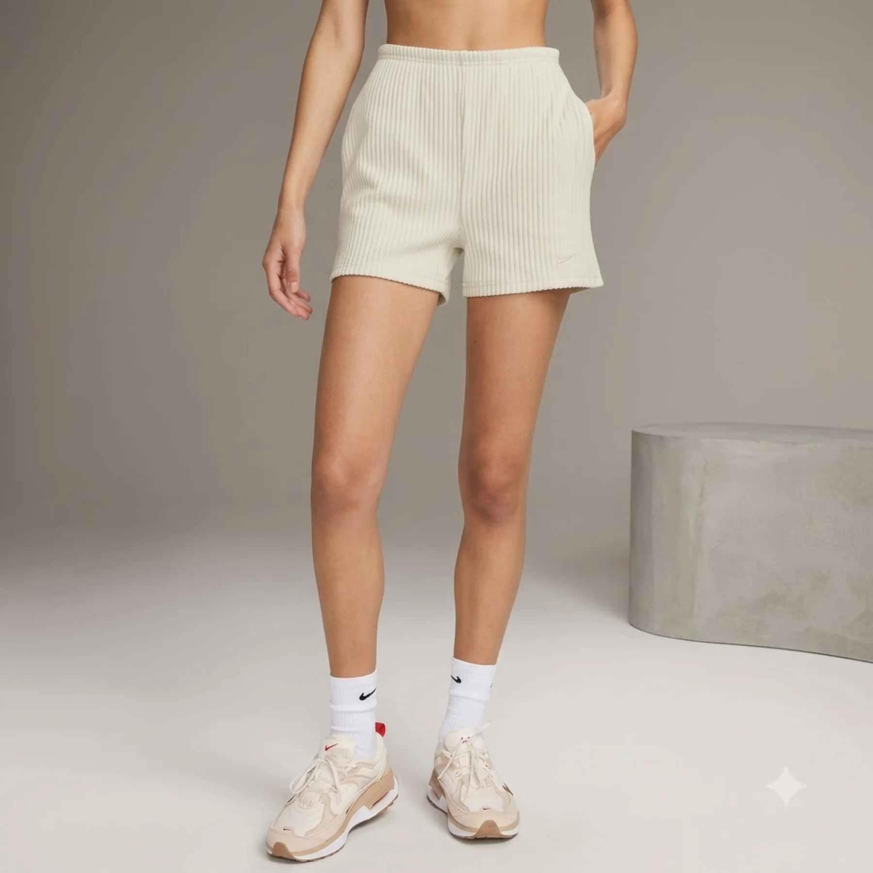 Шорти жіночі Nike Sportswear Chill Knit High-Waisted Slim 3 Ribbed Shorts Beige (FN3674-104)