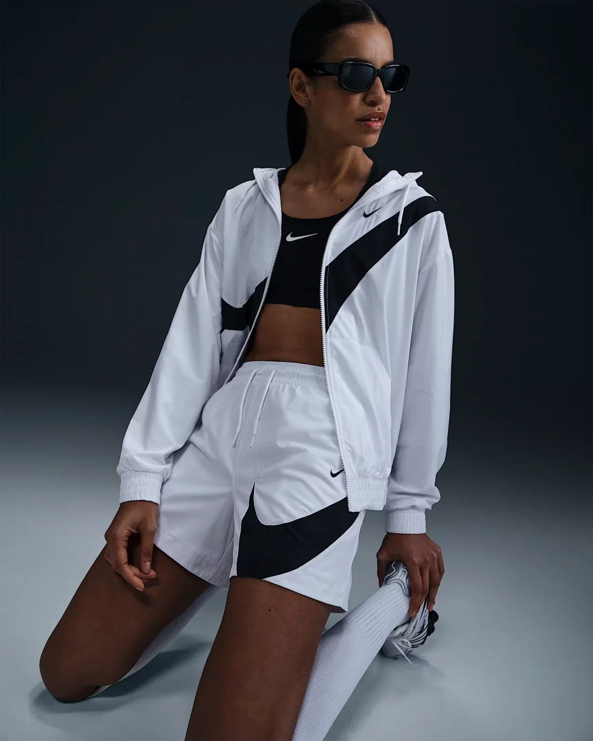Шорти жіночі Nike Sportswear Classic Woven Logo White (HM8979-100)