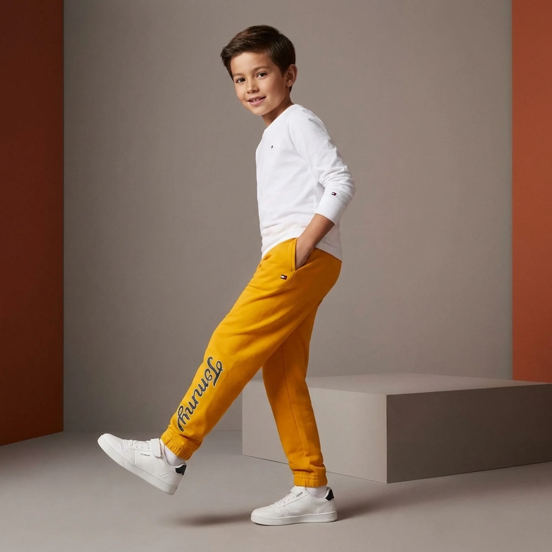 Штани дитячі Tommy Hilfiger джоггери 1159830913