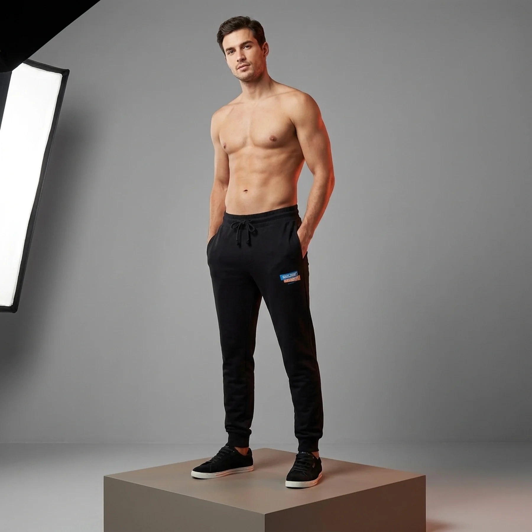 Штани JACSIMON LW SWEAT PANTS 12194723-Black Jack & Jones S Чорний